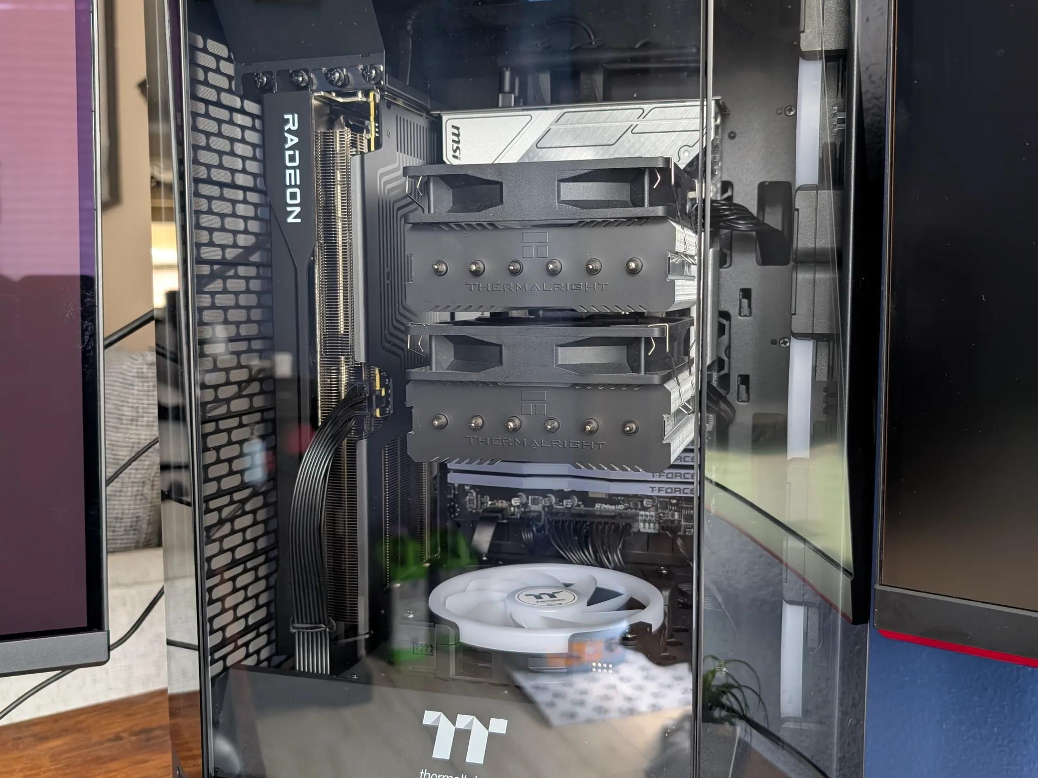 🍁Tower 300🍁 9060 XT 16GB + 5700X3D