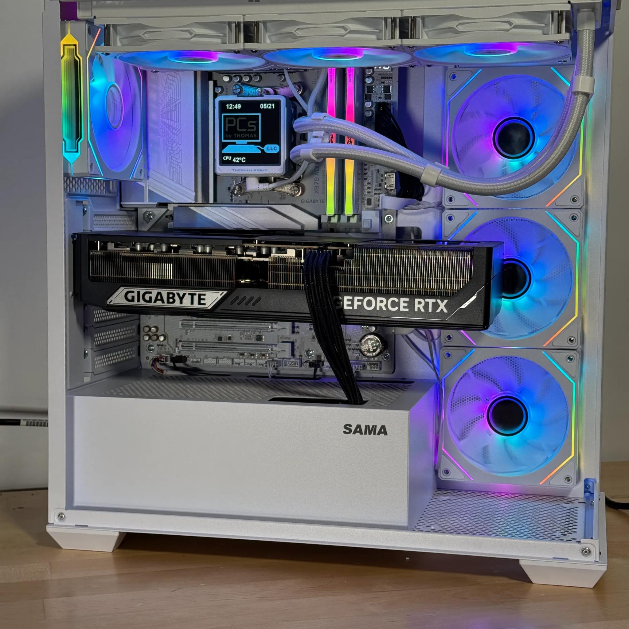 RTX 5090 Ryzen 7 9800X3D Gaming PC