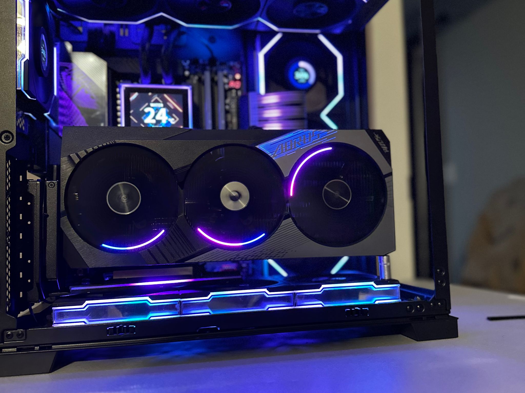 GeForce RTX 4090 Custom Gaming PC - Ryzen 7 9800X3D