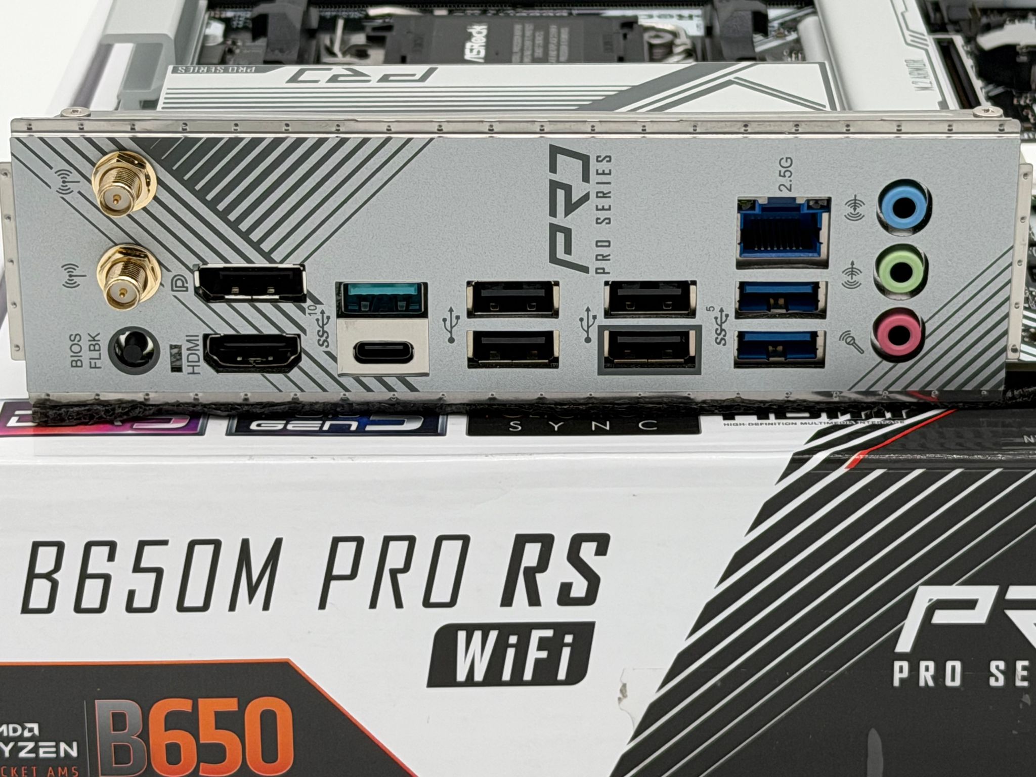 ASRock B650M Pro RS WiFi + Crucial T500 1TB + Windows 11 Setup