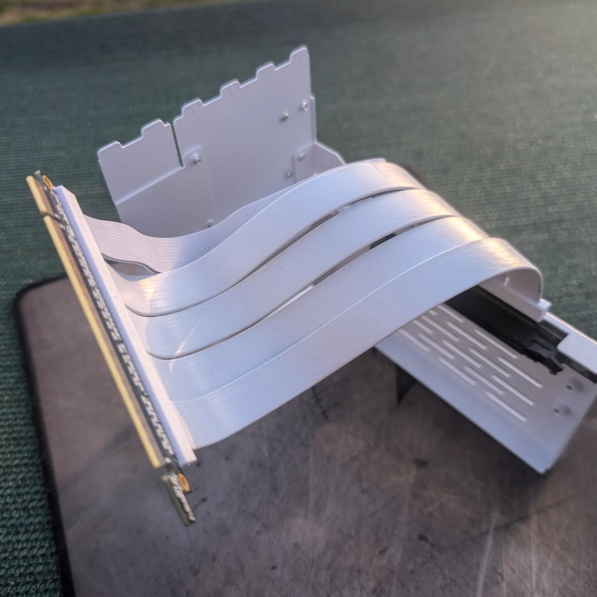 Lian-Li Vertical GPU Mount 011-Vision White