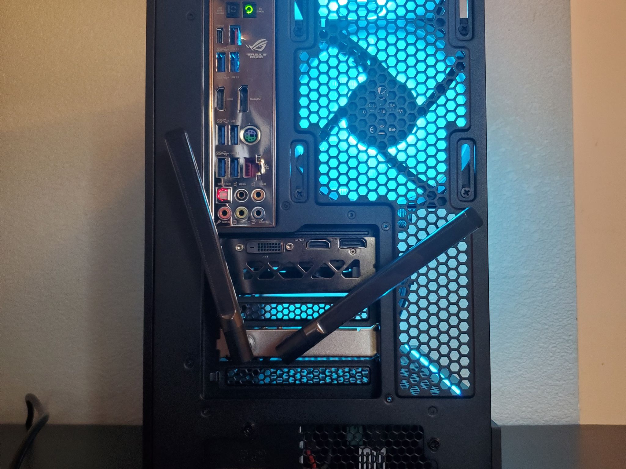 RTX 2060 | i7 6700 | 16GB DDR4 | 500GB SSD | WiFI & Bluetooth