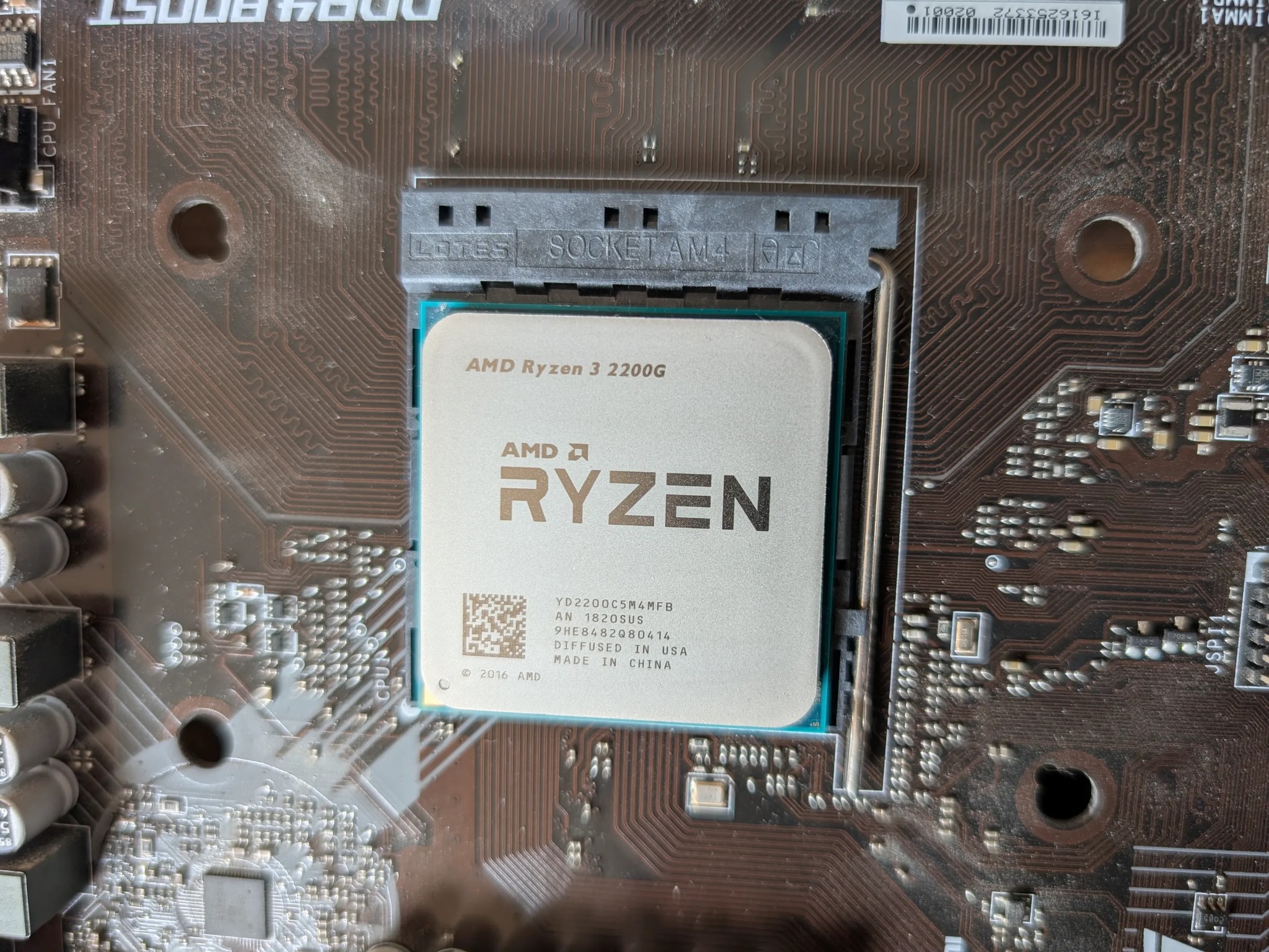 AMD Ryzen 3 Pro 2200G Quad-Core 3.5GHz Socket AM4 Processor (YD220BC5M4MFB)