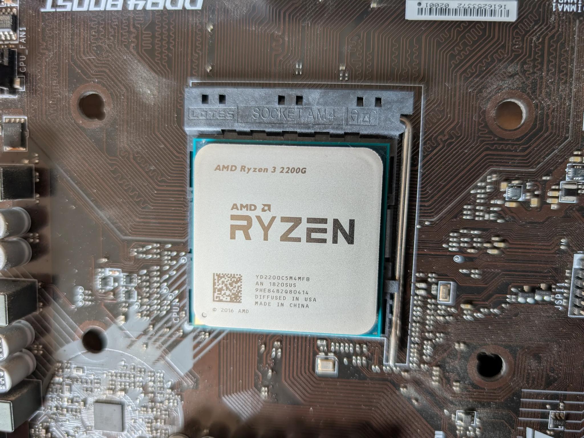 AMD Ryzen 3 Pro 2200G Quad-Core 3.5GHz Socket AM4 Processor (YD220BC5M4MFB)