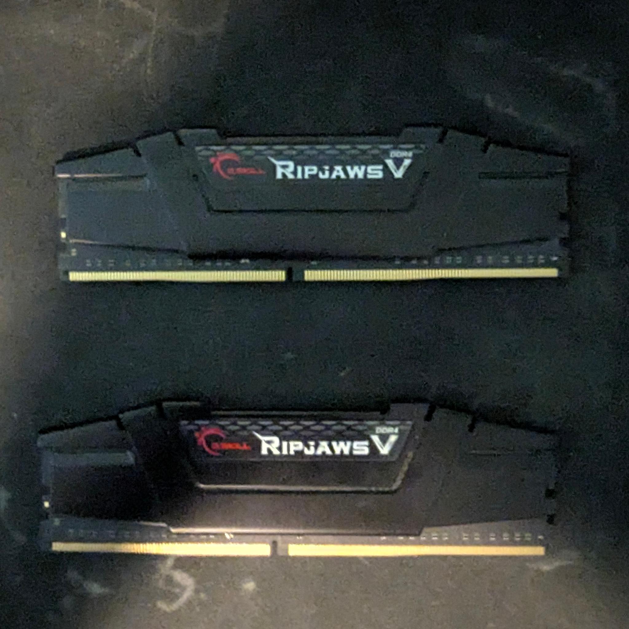 G.Skill Ripjaws V 32 GB (2 x 16GB) DDR4-3600 CL18 Memory