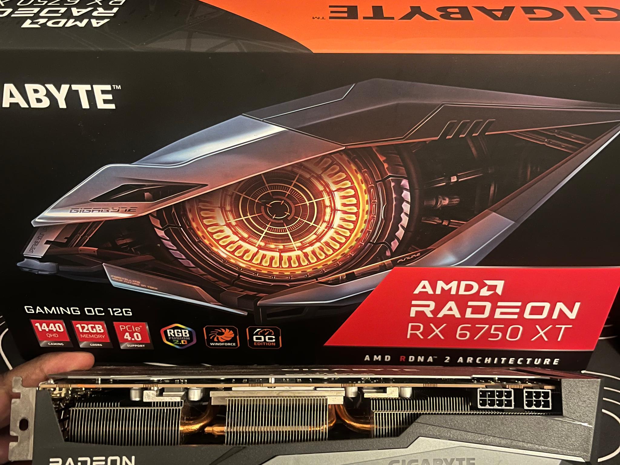 GIGABYTE GAMING OC Radeon RX 6750 XT - Image 2