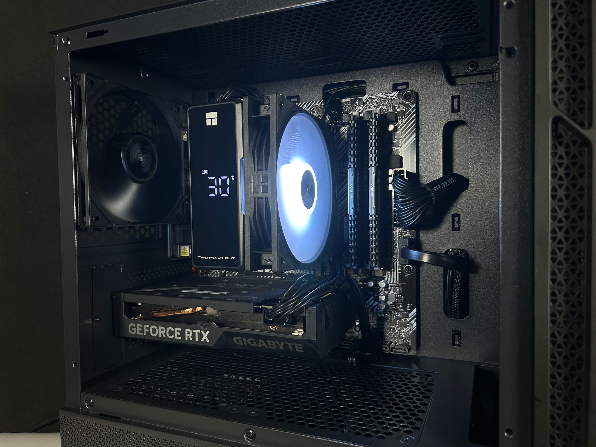 Business Casual 🤵- Ryzen 5 5600X | RTX 4060 | 32GB DDR4 | 1TB