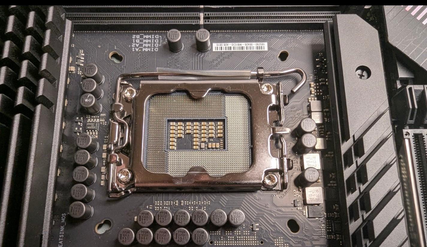 ASUS ROG Maximus Z790 Hero Motherboard + ROG Hyper M.2 Card + DDR5 Support