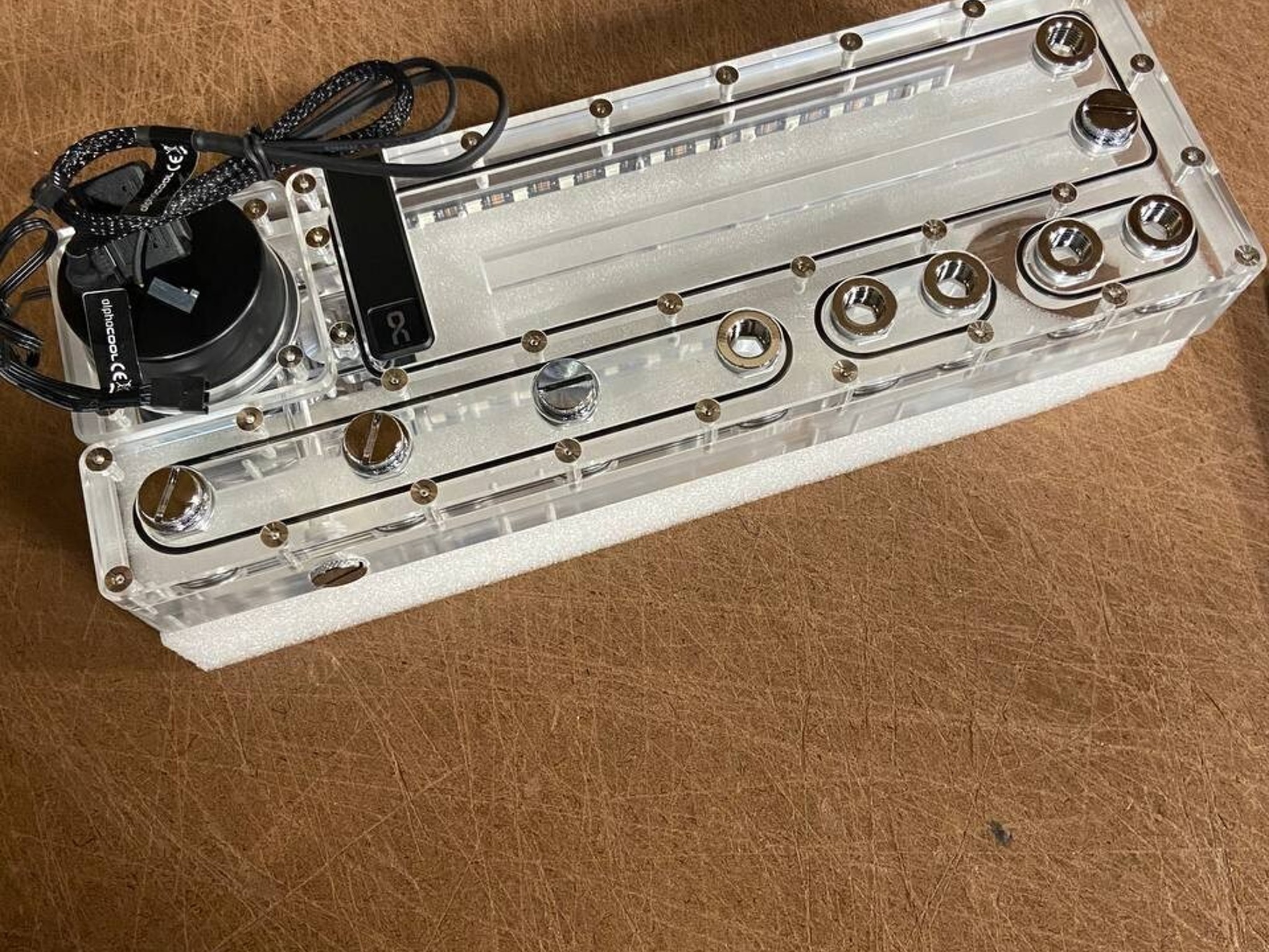 Alphacool Core Distro Plate 360 Right with VPP Pump (15479)