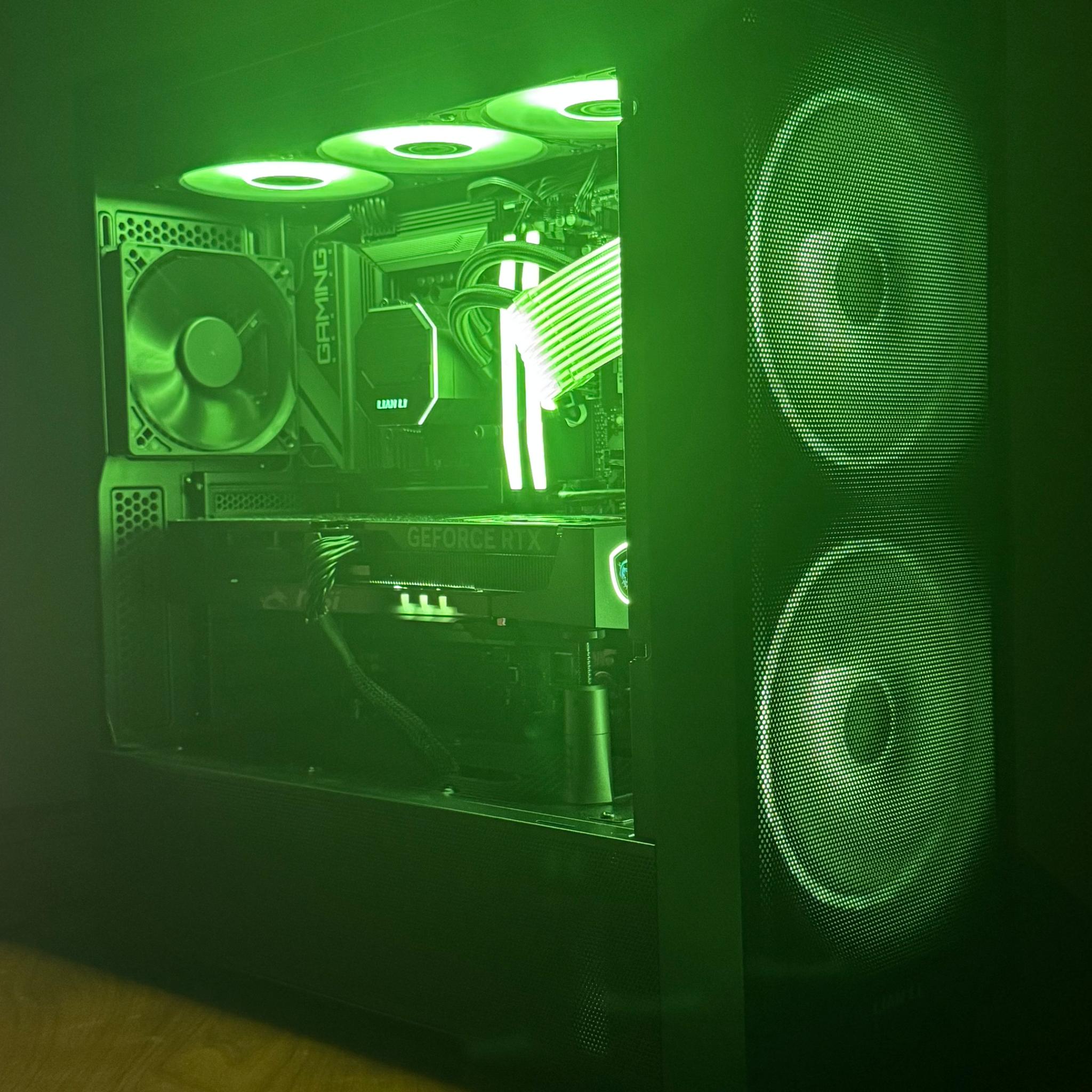 / RTX 5070TI / R7 9700X  /4K MONSTER / 32GB DDR5 / 2TB SSD