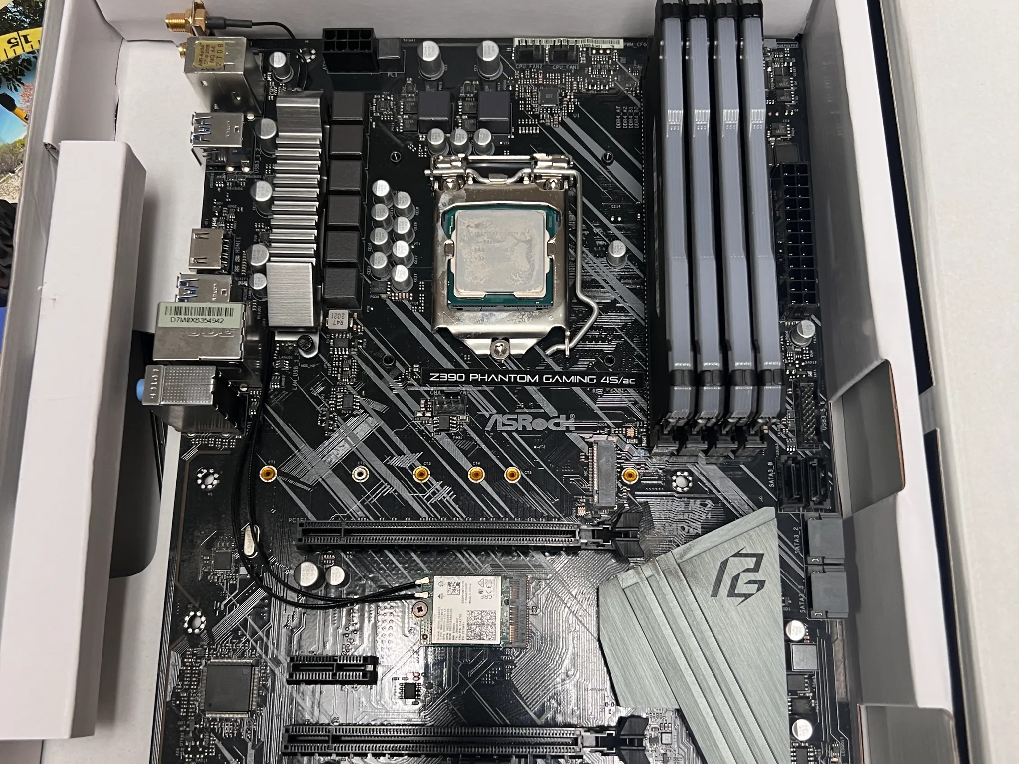 i9 9900KF w/ ASROCK Z390 Phantom Gaming 4s/ac & 4x16GB DDR4 3600Mhz Corsair Vengeance RGB Pro