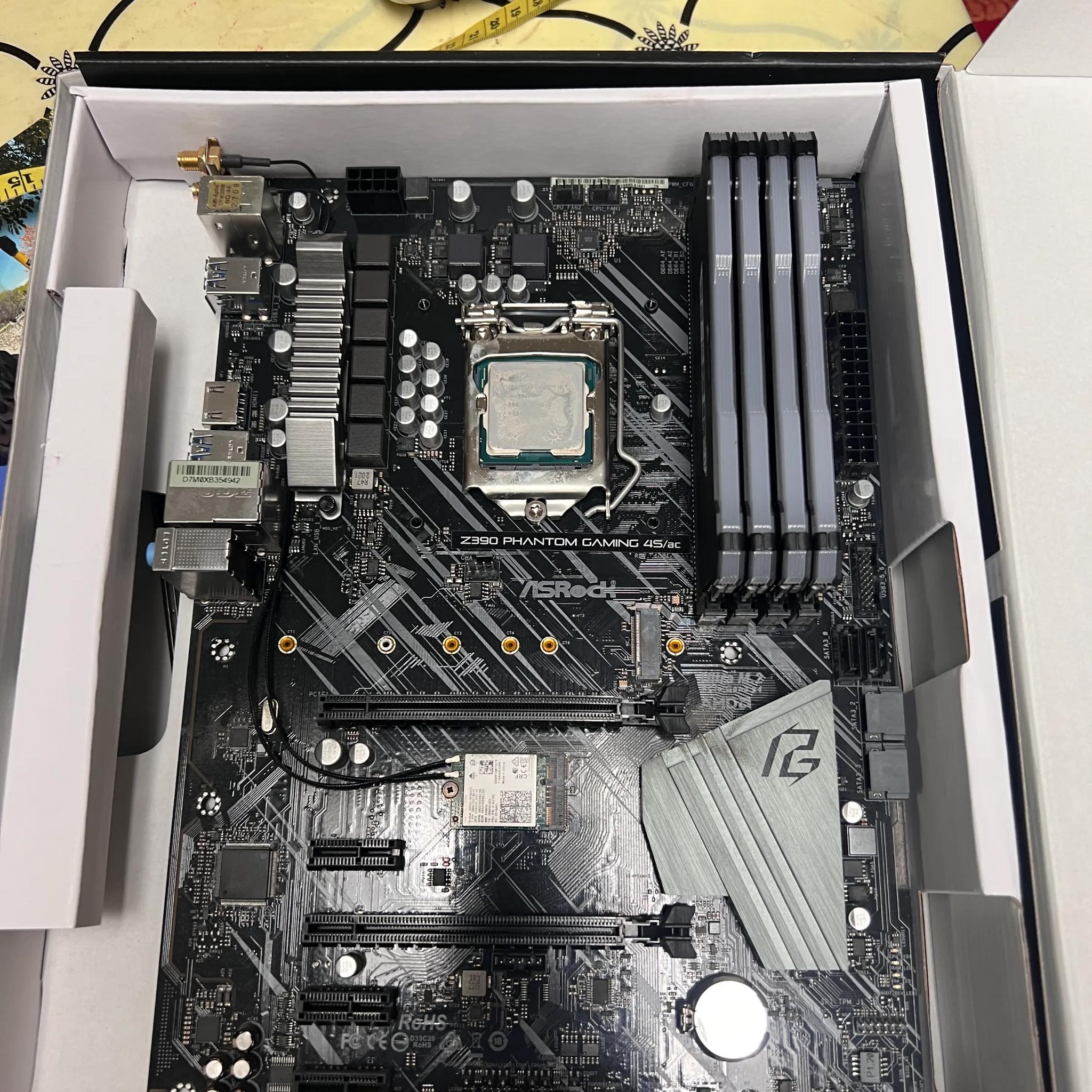 i9 9900KF w/ ASROCK Z390 Phantom Gaming 4s/ac & 4x16GB DDR4 3600Mhz Corsair Vengeance RGB Pro