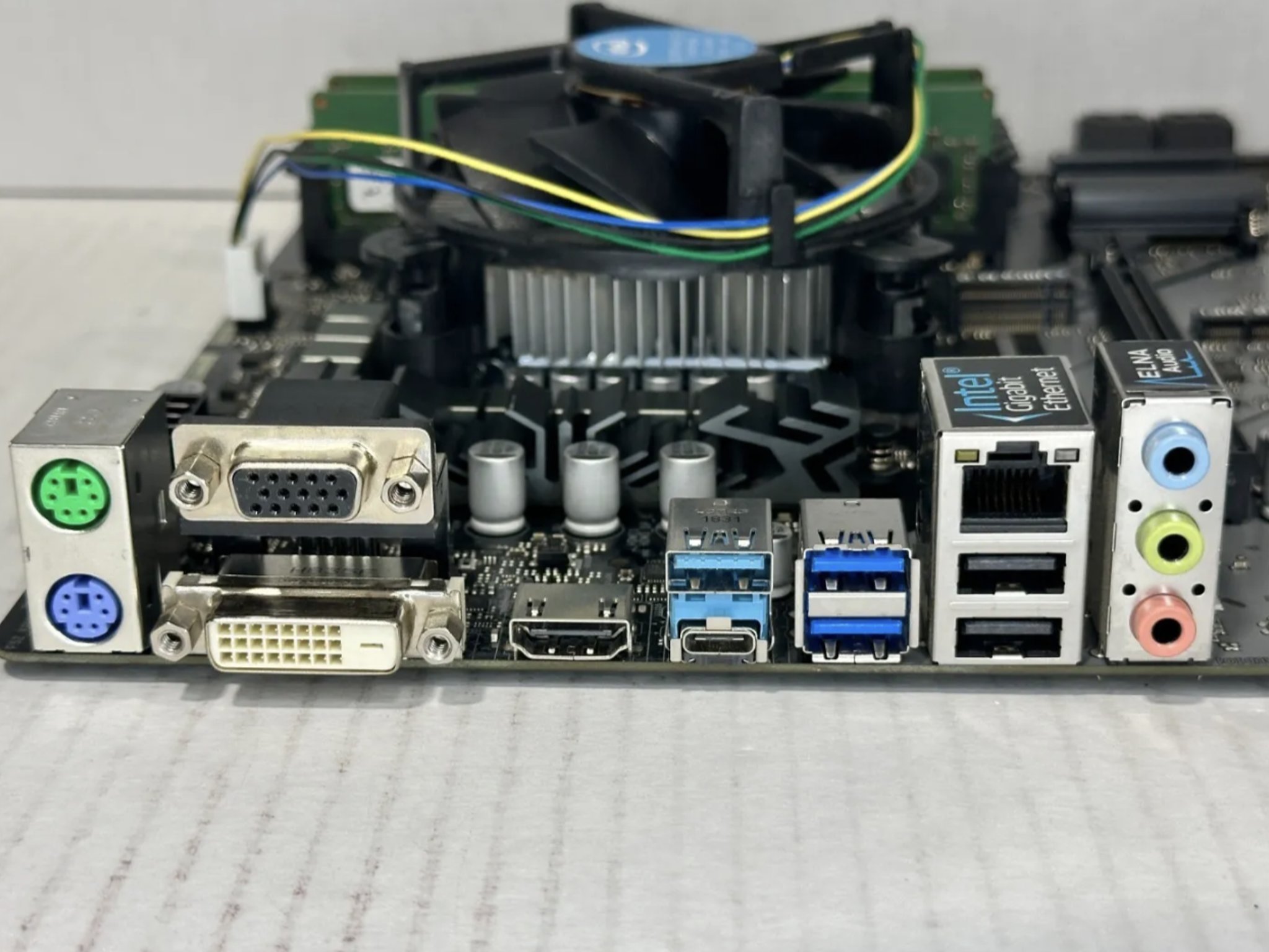 ASRock H370M Pro4 Micro-ATX Motherboard + i3-8100 + 16GB