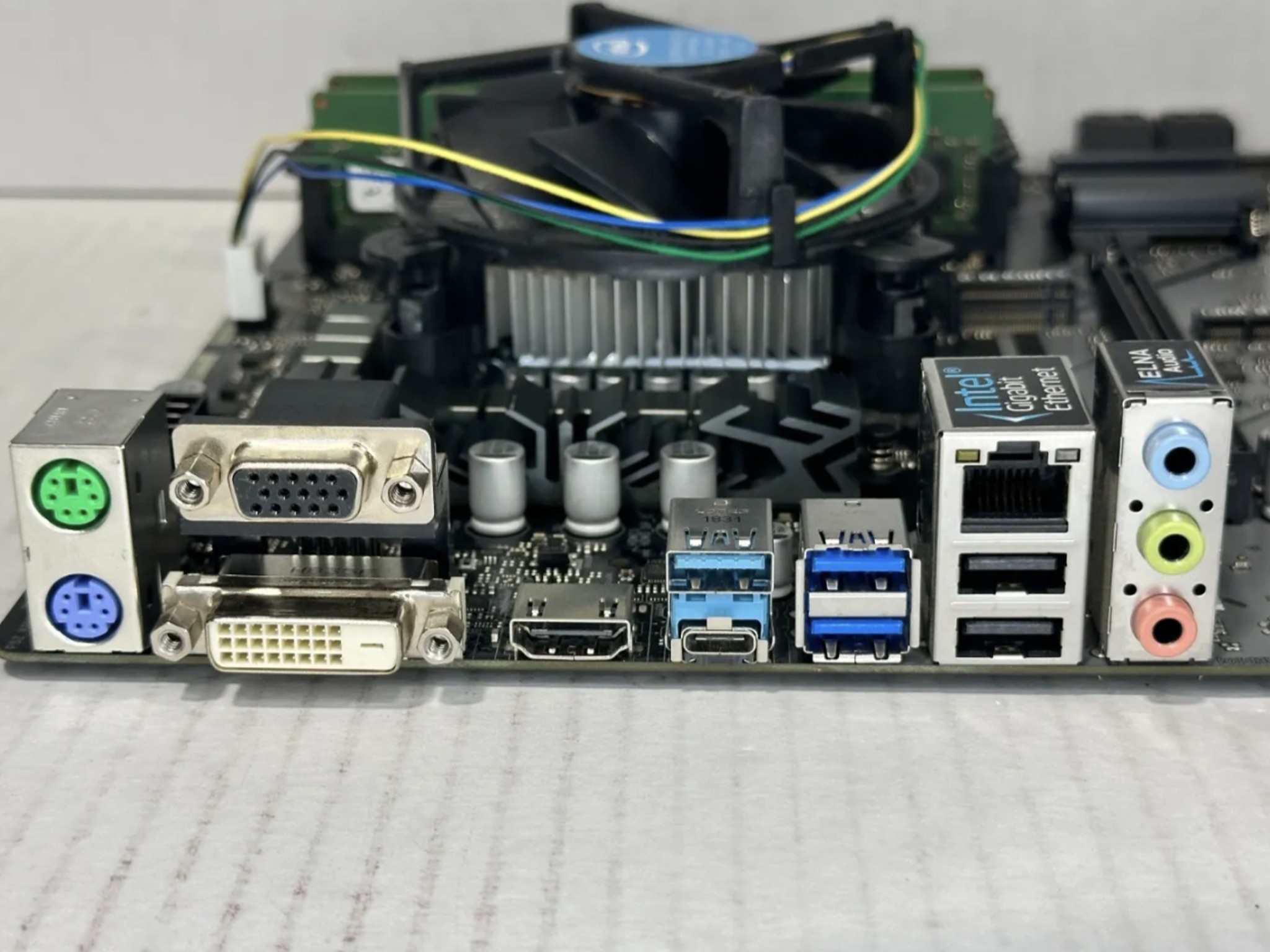 ASRock H370M Pro4 Micro-ATX Motherboard + i3-8100 + 16GB