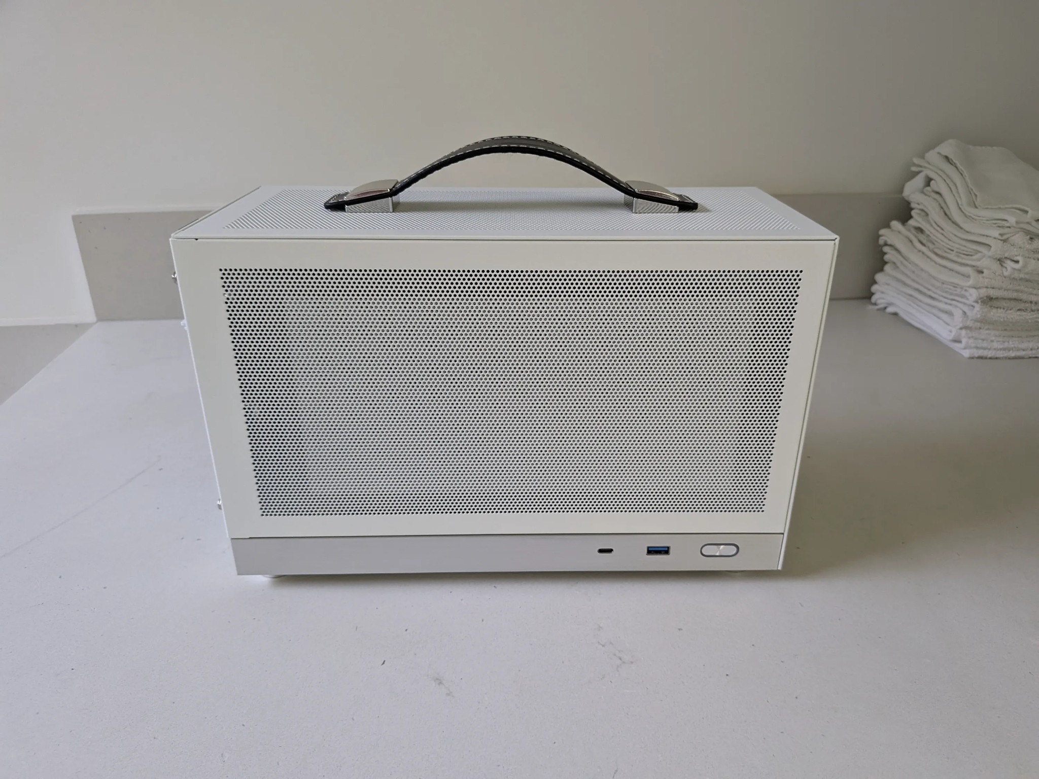 RX 9070 Mini ITX Gaming PC - Ryzen 5 7600X3D, AMD Radeon RX 9070, 64 GB DDR5, 2 TB NVME