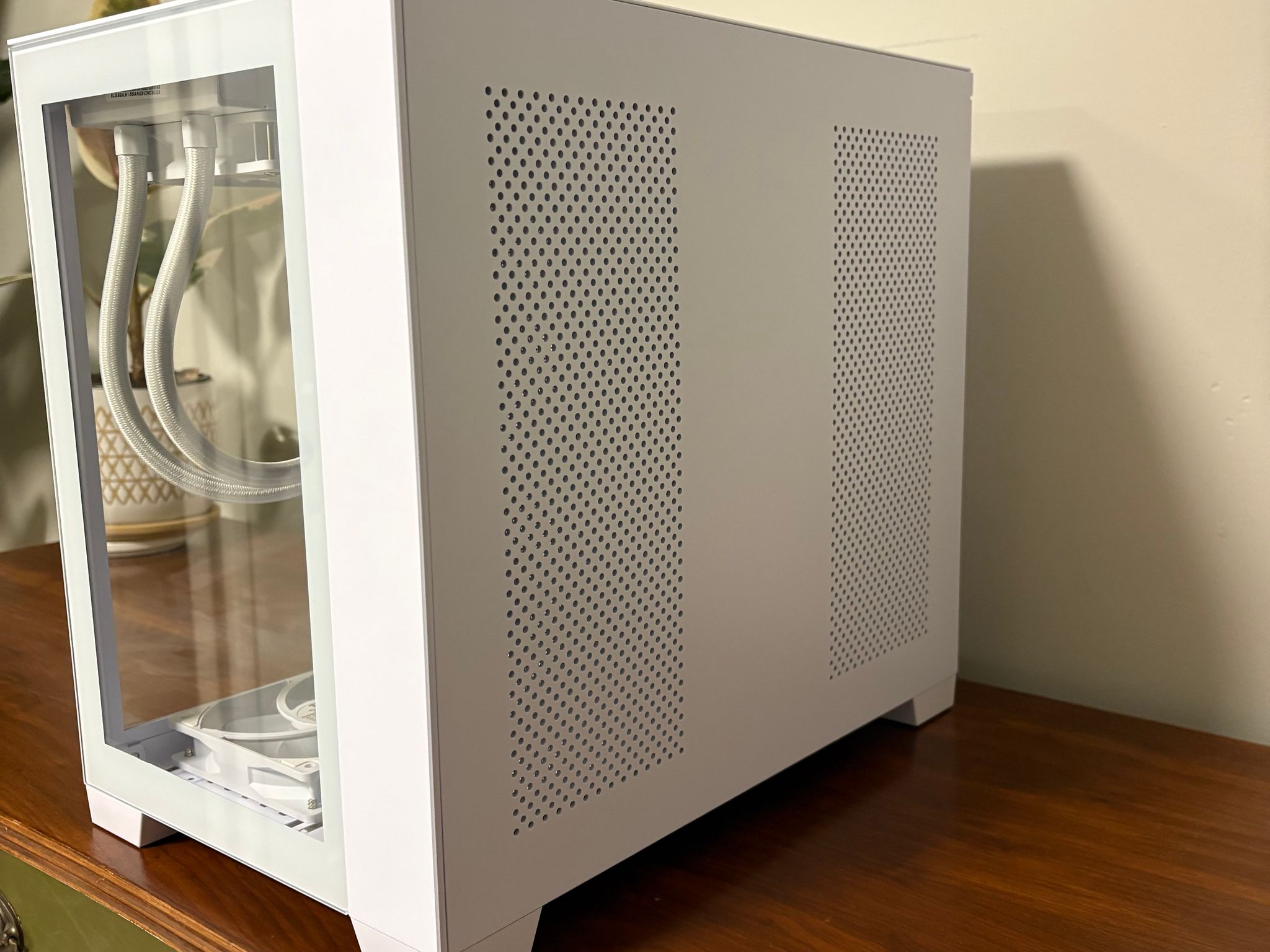 RTX 5080 | Ryzen 7 7800X3D | 64GB DDR5 | 2TB NVMe | 850W Gold | Lian Li O11 Dynamic Mini (White)