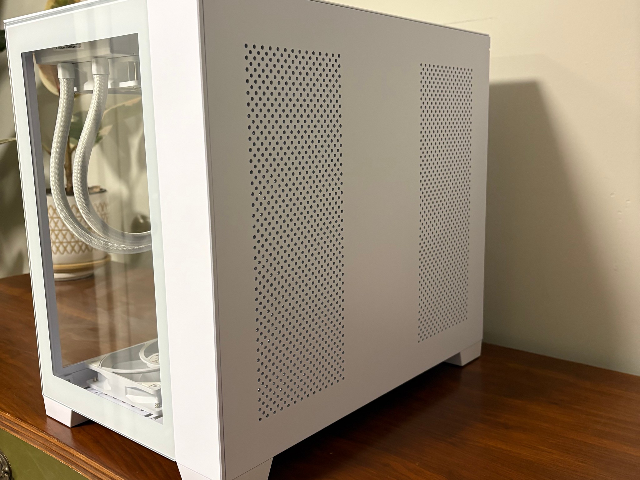 RTX 5080 | Ryzen 7 7800X3D | 64GB DDR5 | 2TB NVMe | 850W Gold | Lian Li O11 Dynamic Mini (White)
