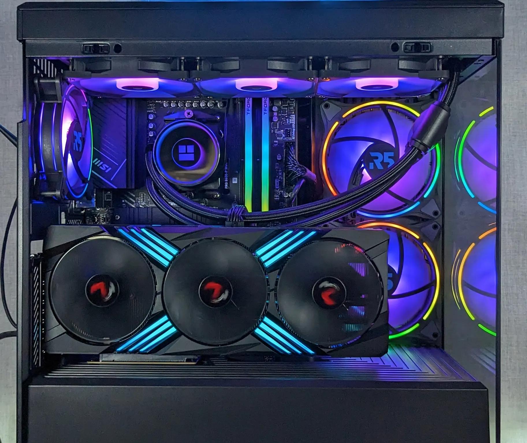 RTX 4080 // Ryzen 9 7950x // 32GB 6000Mhz DDR5 // 2TB Samsung 980 Pro // WiFi