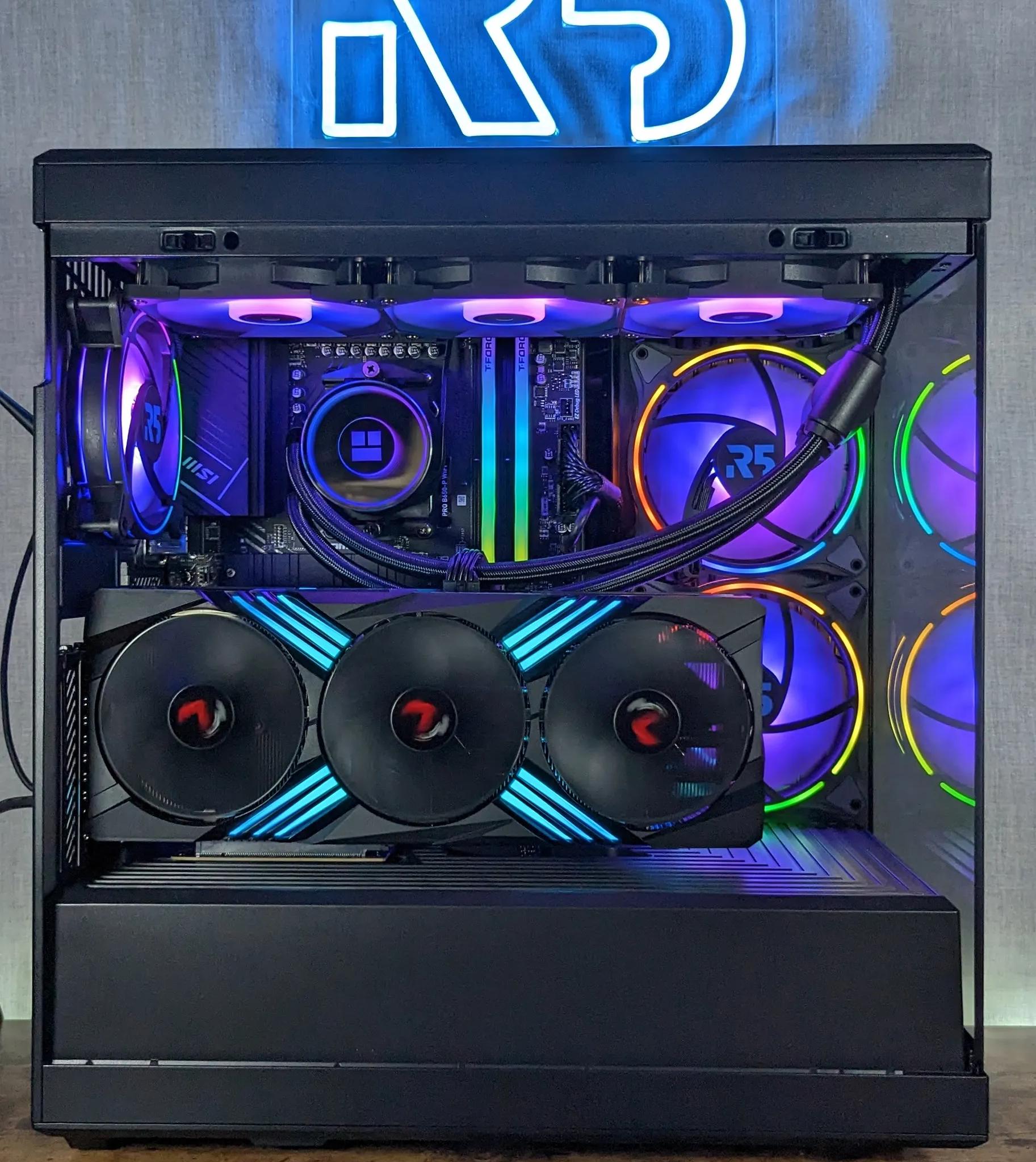 RTX 4080 // Ryzen 9 7950x // 32GB 6000Mhz DDR5 // 2TB Samsung 980 Pro // WiFi