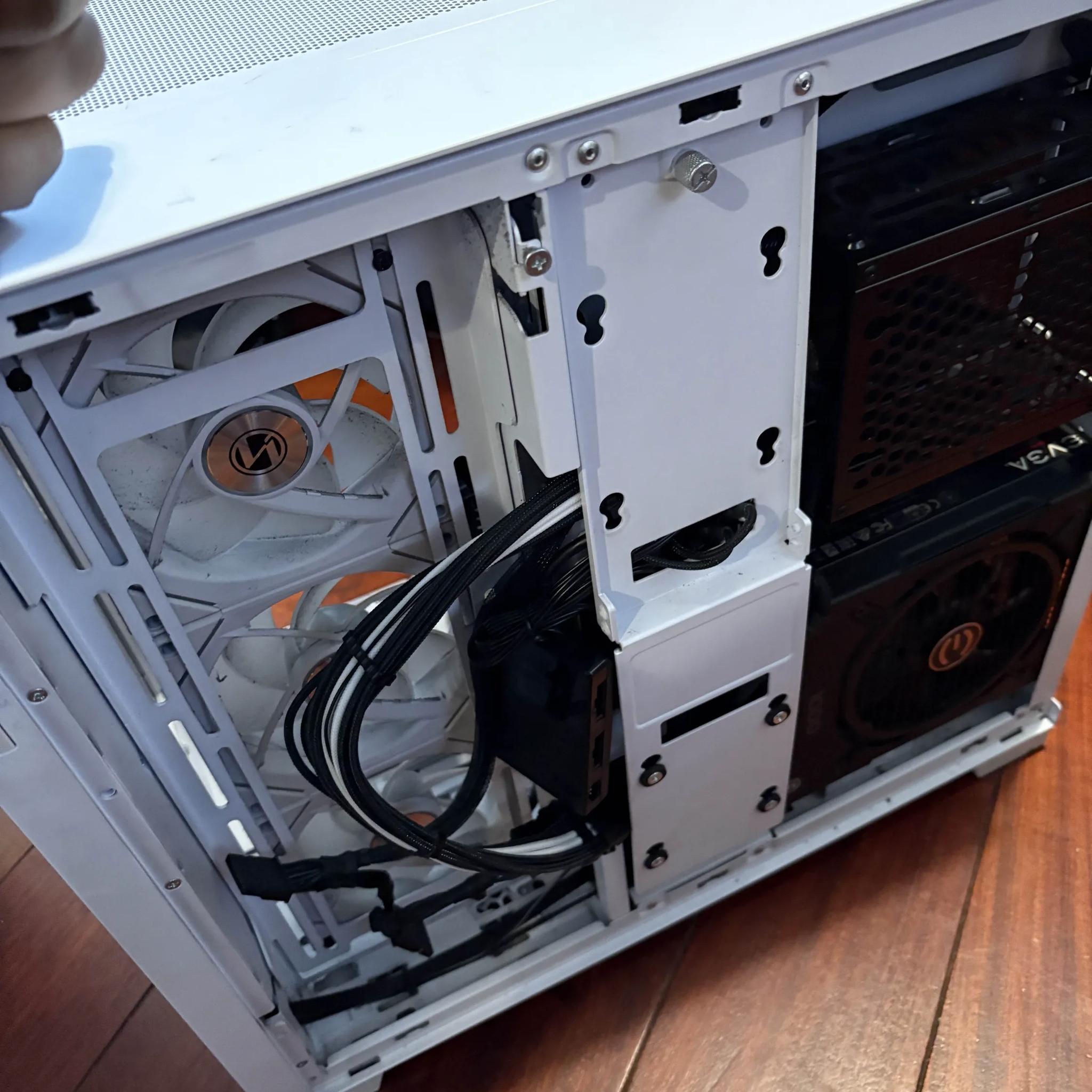 BUNDLE - ROG Strix 650E-F, Lian Li 011 dynamic, EVGA 1000w, 6 Lian Li SL Infinity Fans