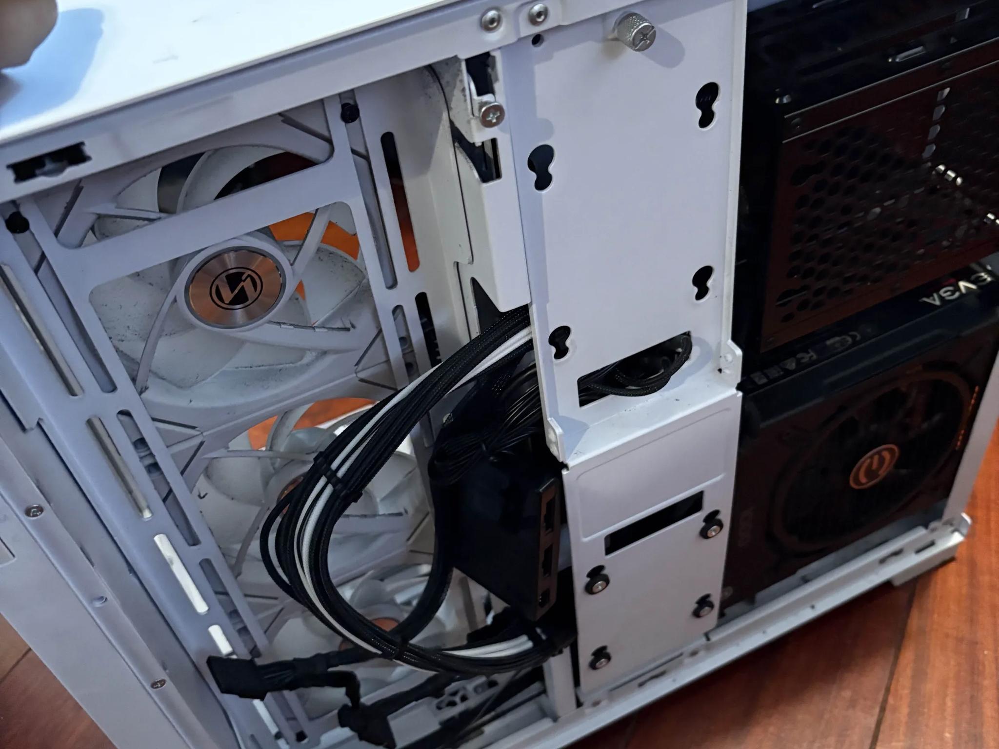 BUNDLE - ROG Strix 650E-F, Lian Li 011 dynamic, EVGA 1000w, 6 Lian Li SL Infinity Fans