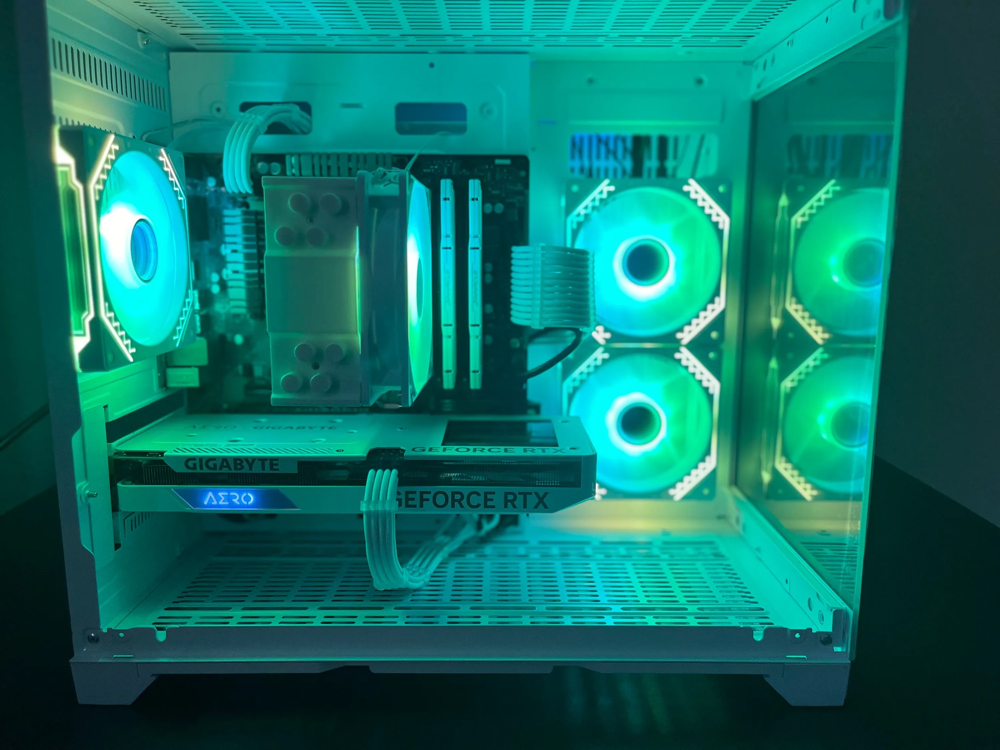 | RTX 4060 | Ryzen 5 5600 X | 16 GB 3200 Mhz | 500 GB Storage | Beautiful ARGB Supercomputer |
