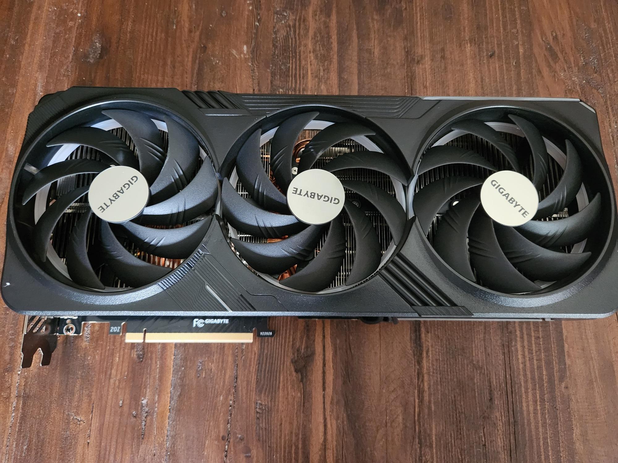 GIGABYTE RTX 4090 Gaming OC