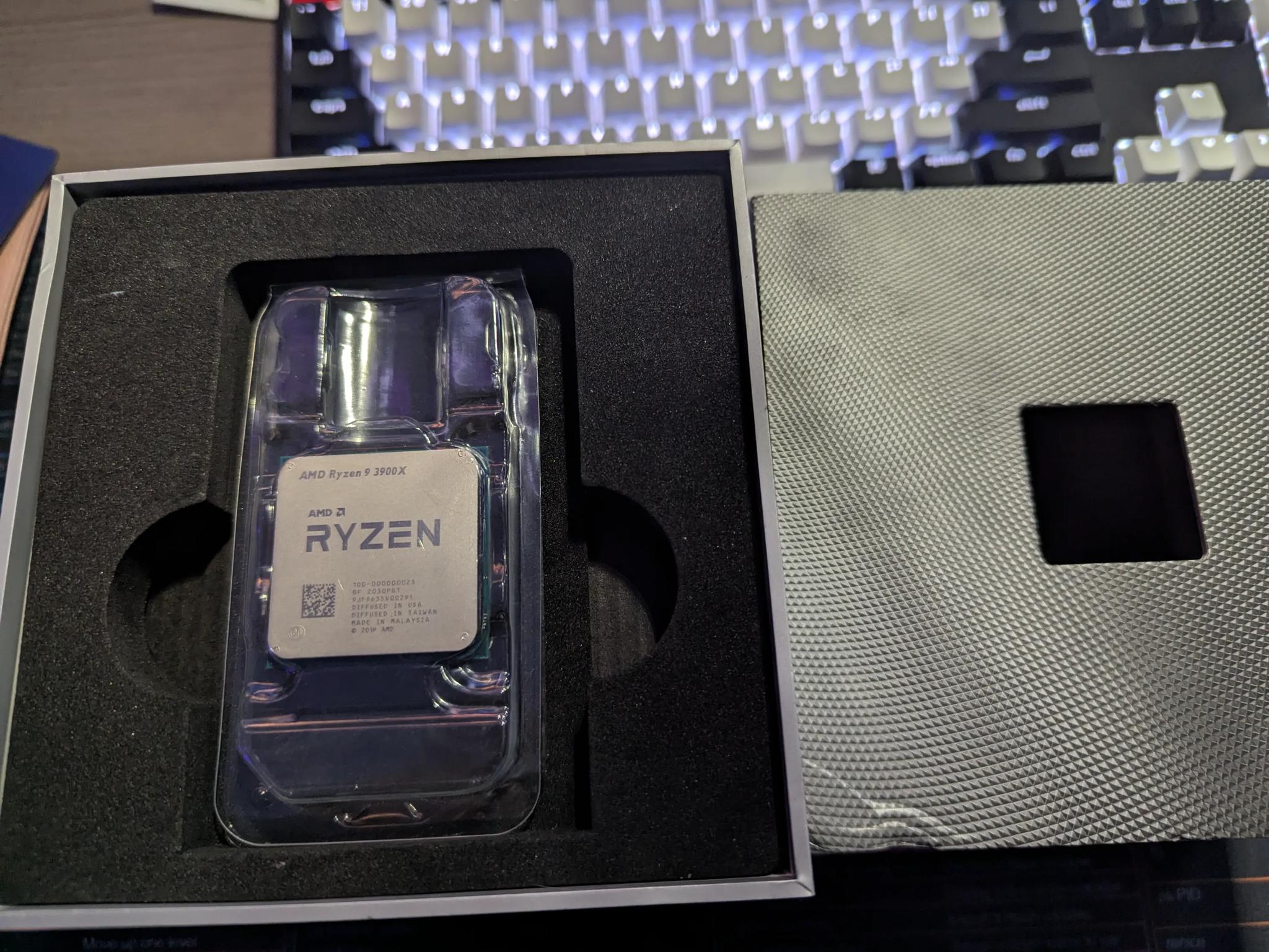 Ryzen 9 3900X CPU with Brand New Wraith Prism RGB Cooler