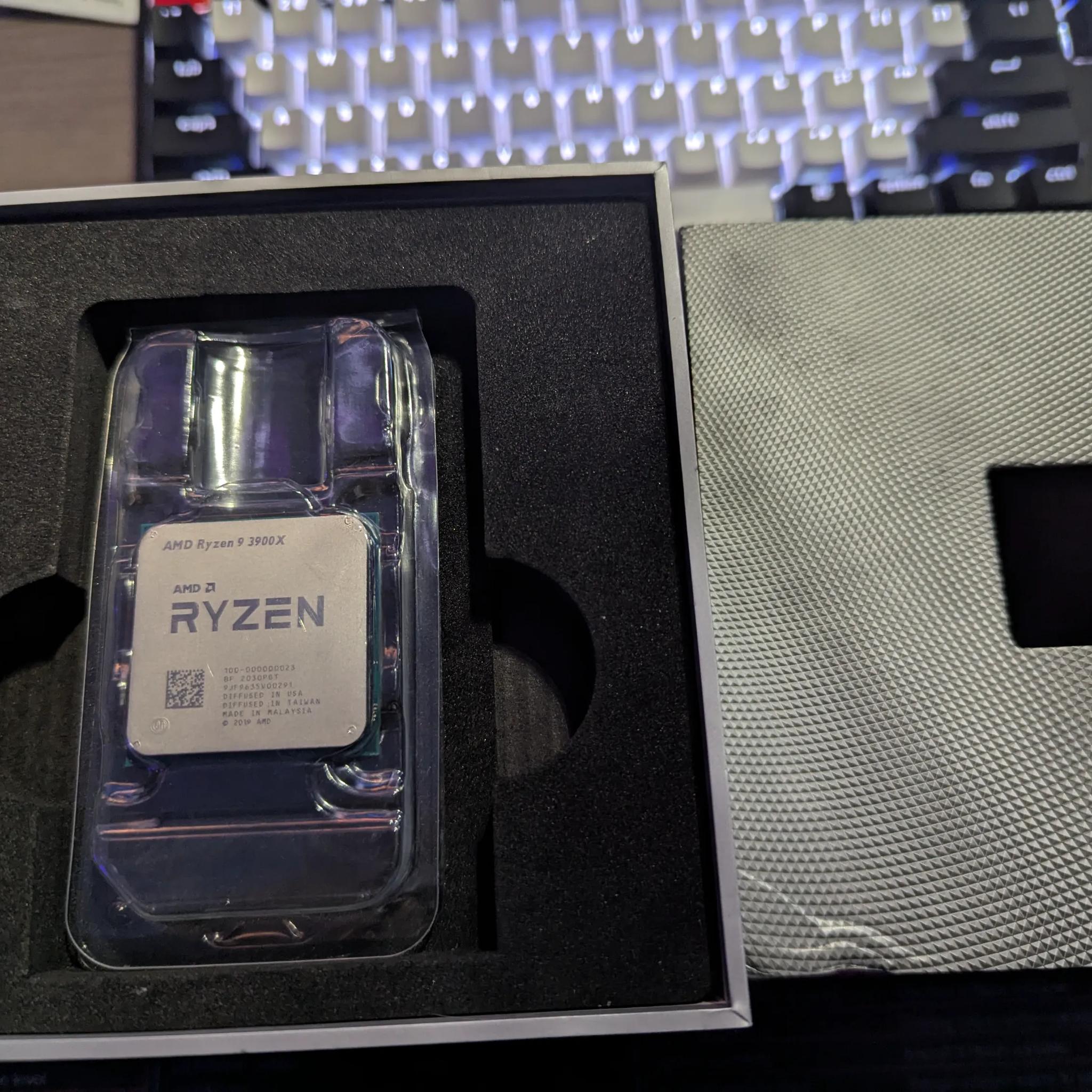 Ryzen 9 3900X CPU with Brand New Wraith Prism RGB Cooler