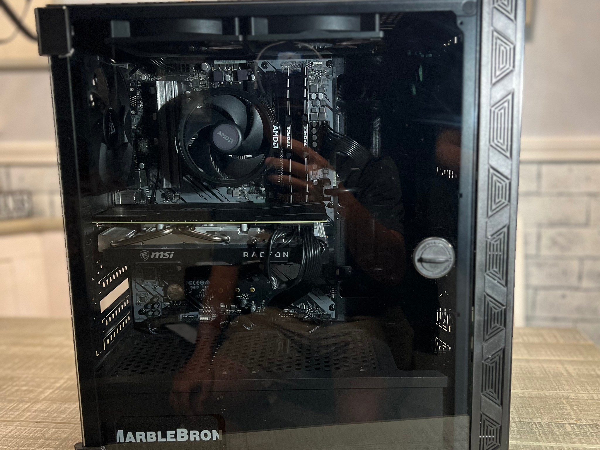 Slightly used gaming pc all black !!!!