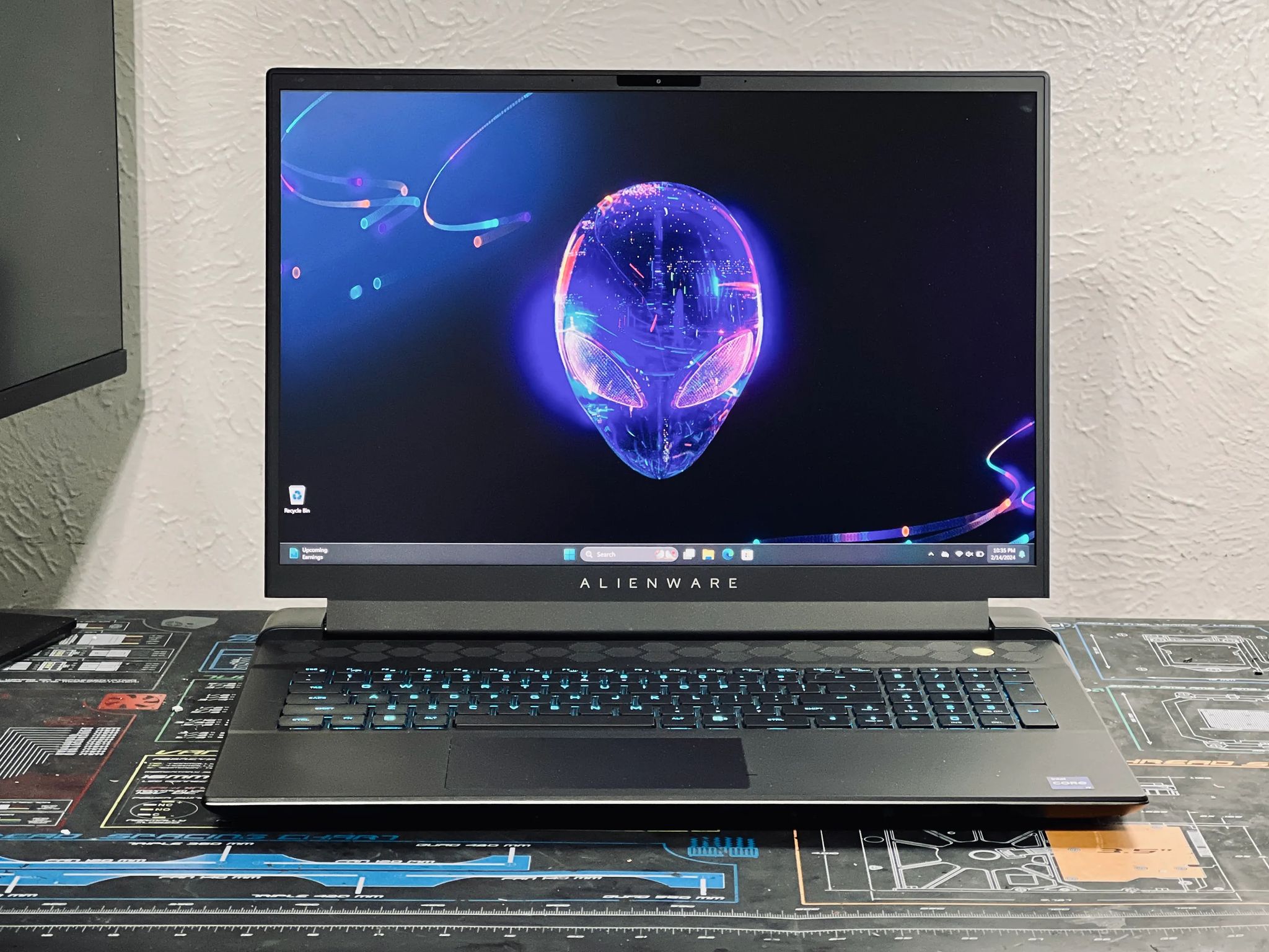 Alienware M18 R1 Gaming Laptop - i9 13900HX, RTX 4080, 32GB DDR5, 3TB NVMe