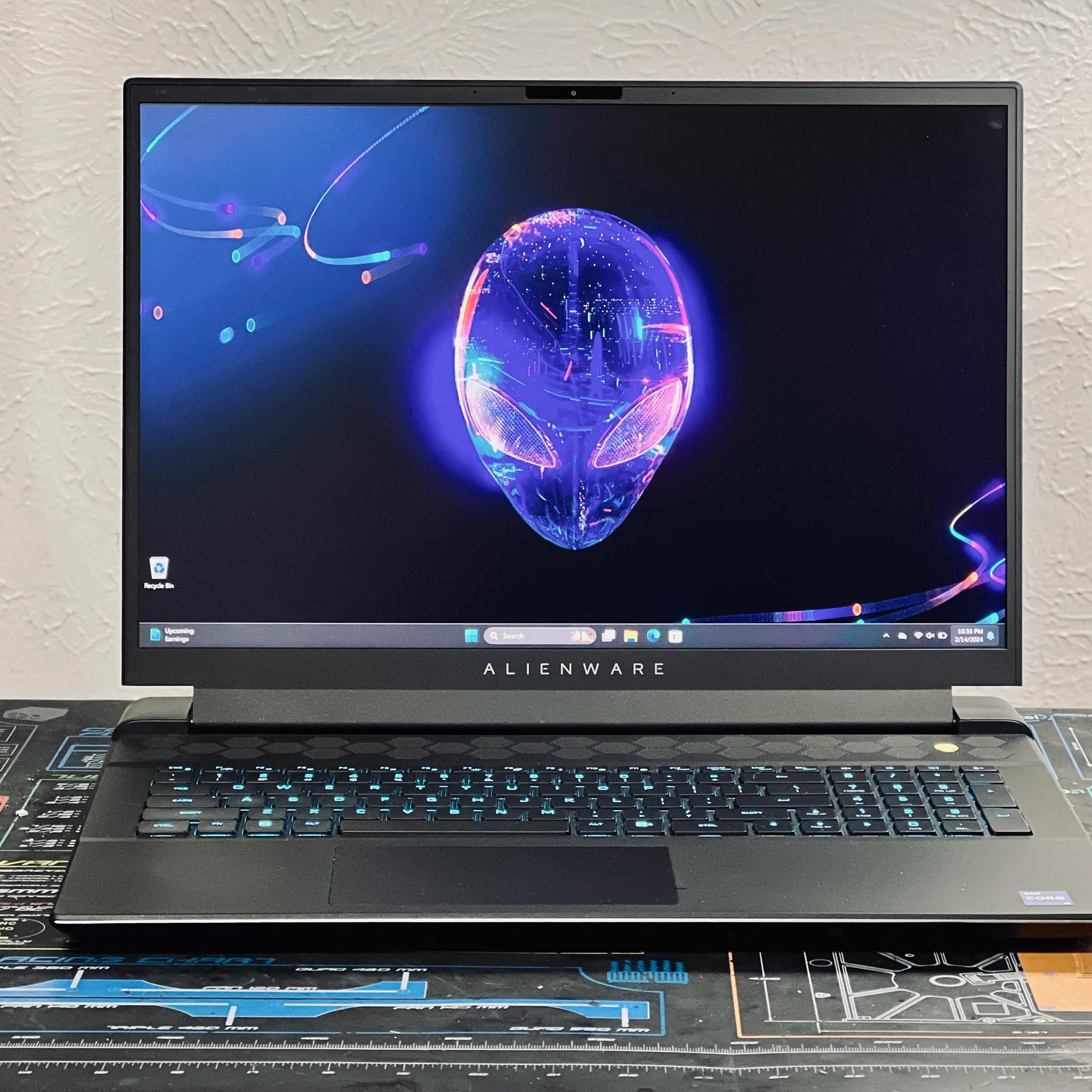 Alienware M18 R1 Gaming Laptop - i9 13900HX, RTX 4080, 32GB DDR5, 3TB NVMe
