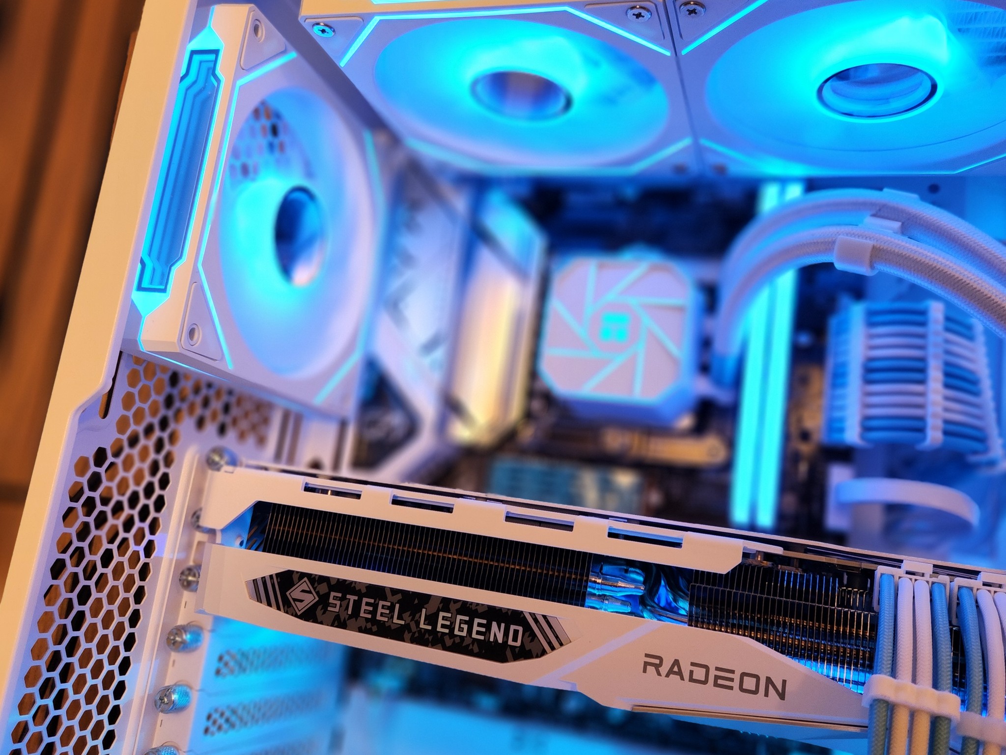 RX 7800 XT 16GB Gaming PC – i7-12700K – 32GB RAM –  NVMe – 1440p Ultra - win11/BT - white