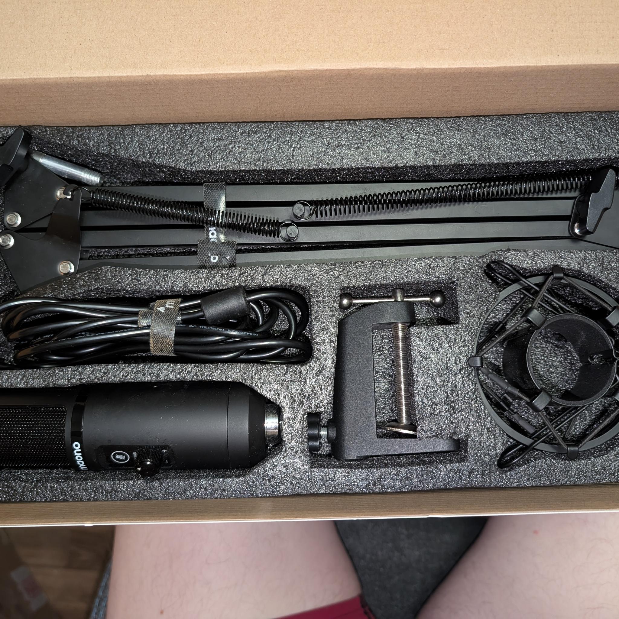 [Used] Maono AU-PM421 Professional Condenser USB Microphone Set