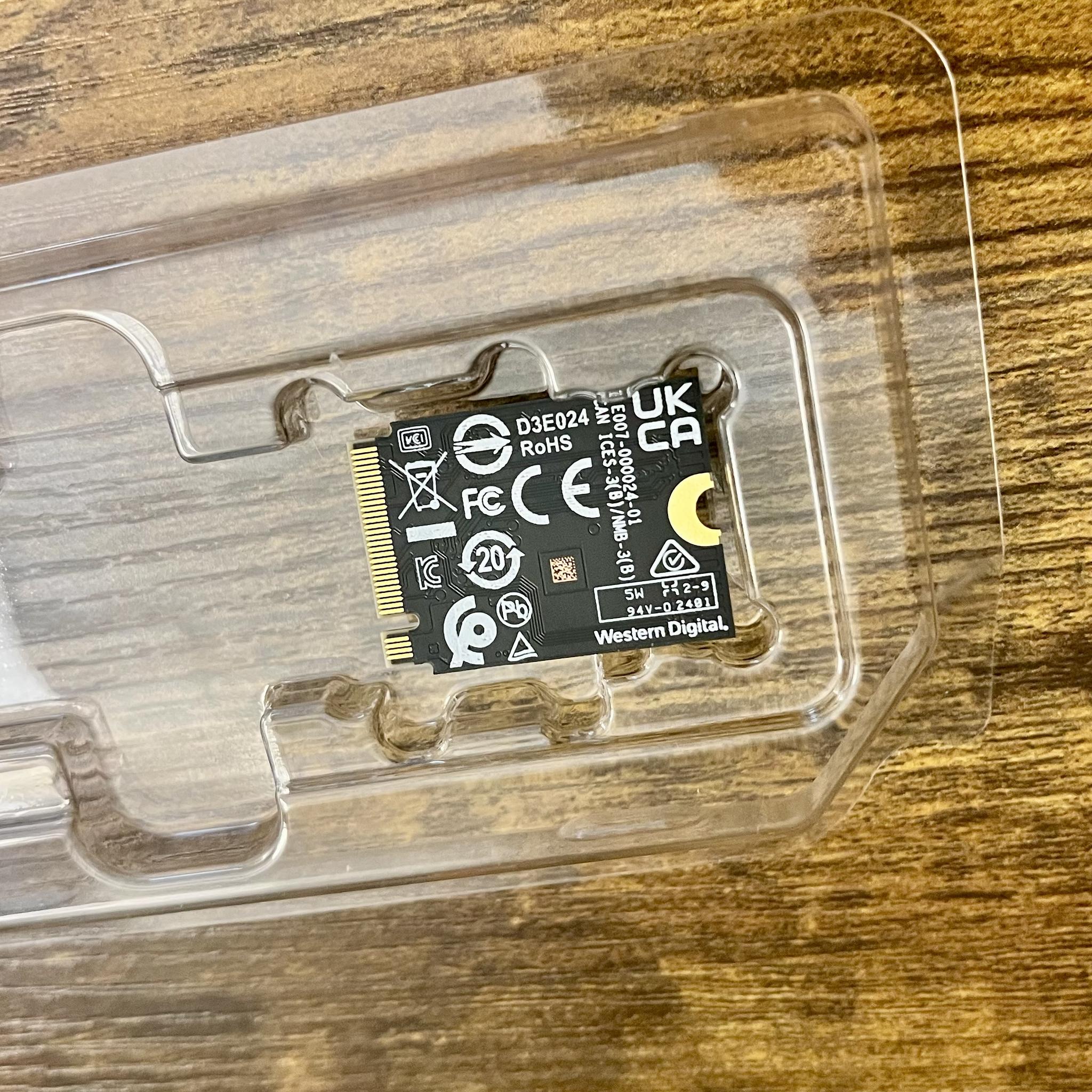 256GB M.2 2230 NVMe PCIe Gen 4 SSD (OEM Microsoft Surface Pro 10 Business) Western Digital / SanDisk