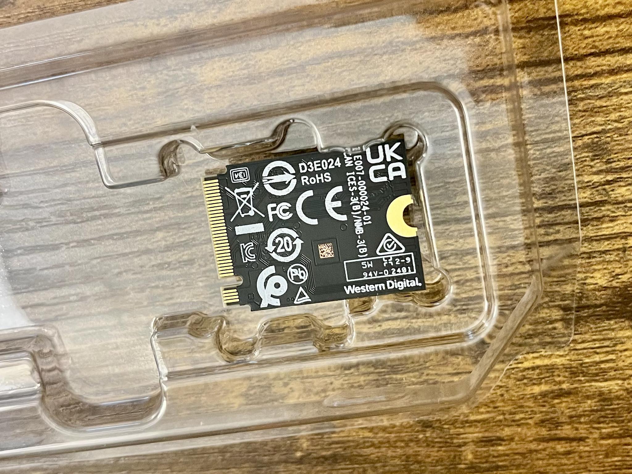 256GB M.2 2230 NVMe PCIe Gen 4 SSD (OEM Microsoft Surface Pro 10 Business) Western Digital / SanDisk