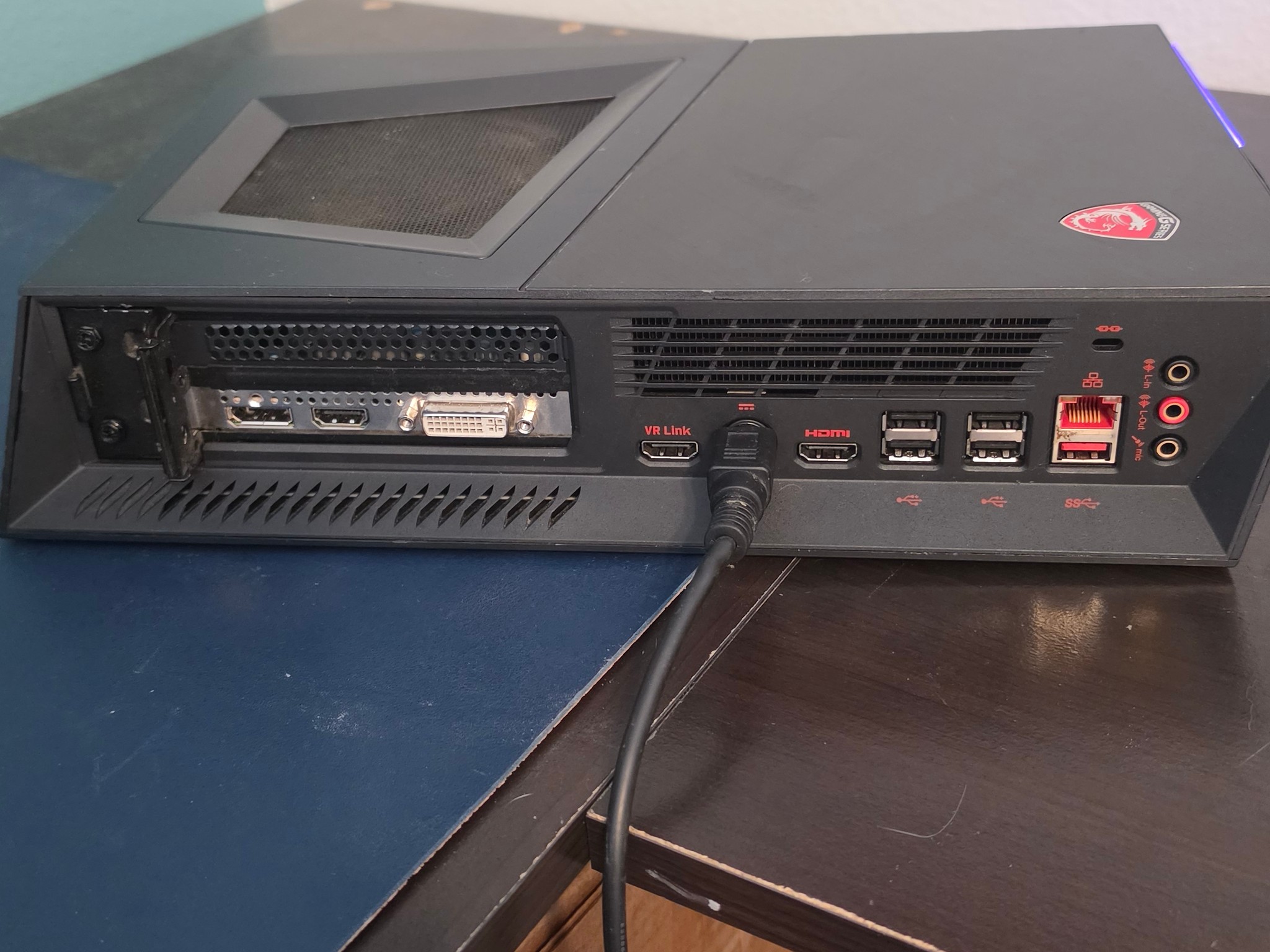 MSI Trident / i5 7400 / 1050-ti 4GB / 16GB DDR4 / 256GB SSD + 1TB HDD