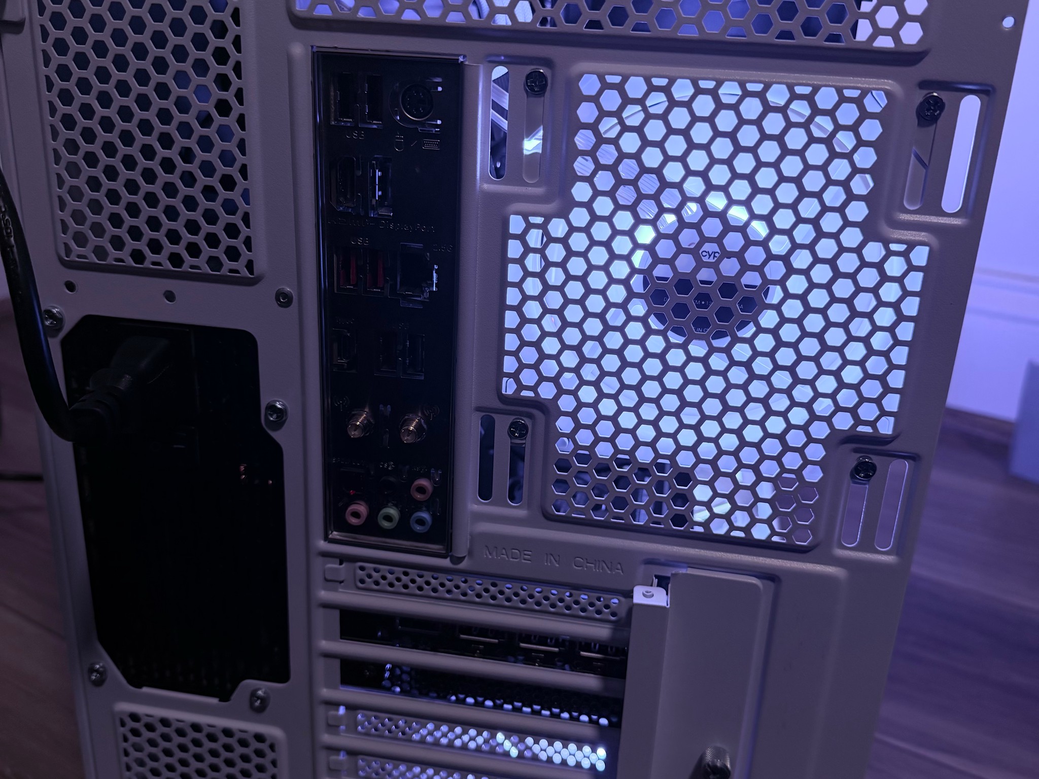 ❄️"Glacier Nova"❄️| 1440p Gaming | 4070 Ți | Intel i7 13700KF | 32GB Ram | 2tb NVMe SSD | WiFi