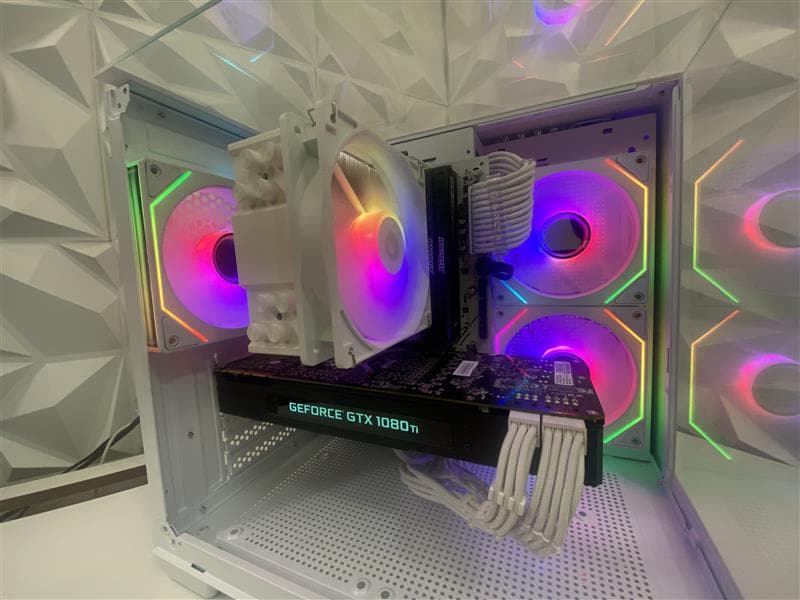 🎅🎅 White Elite Build – Ryzen 5 3600 + GTX 1080 Ti 11GB | 1080p/1440p High FPS Ready