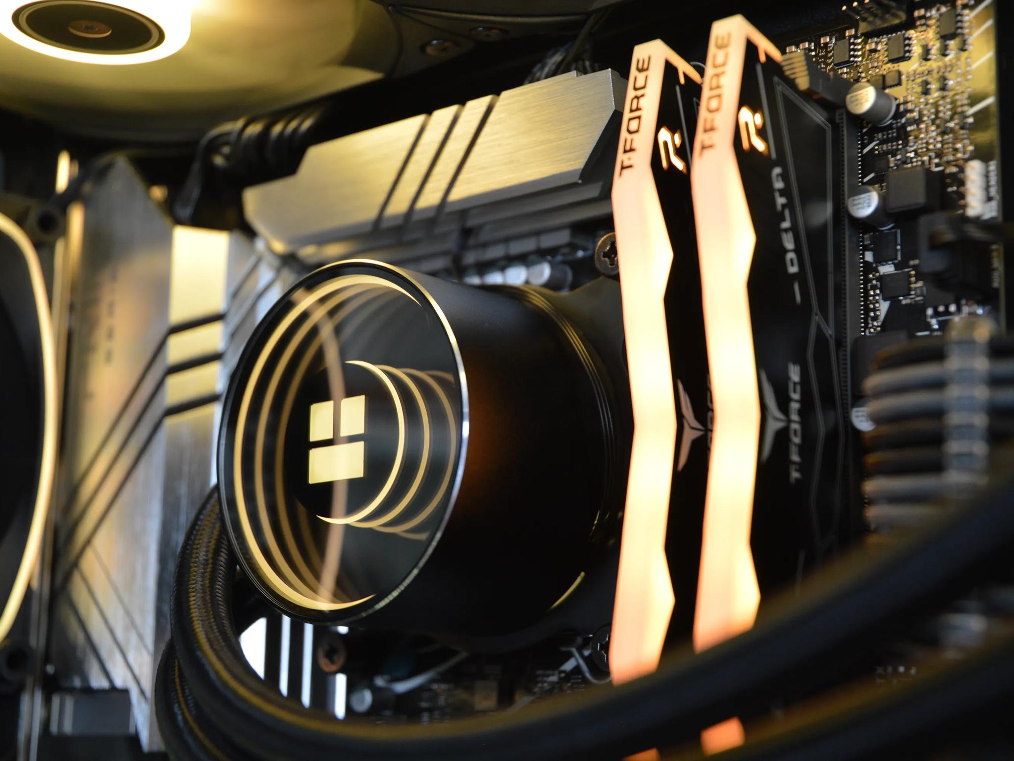 🏆👑| RTX 4070Ti 12GB| INTEL i9-13900K | 32 GB DDR5 RAM | 2TB NVME SSD | Golden Bling |