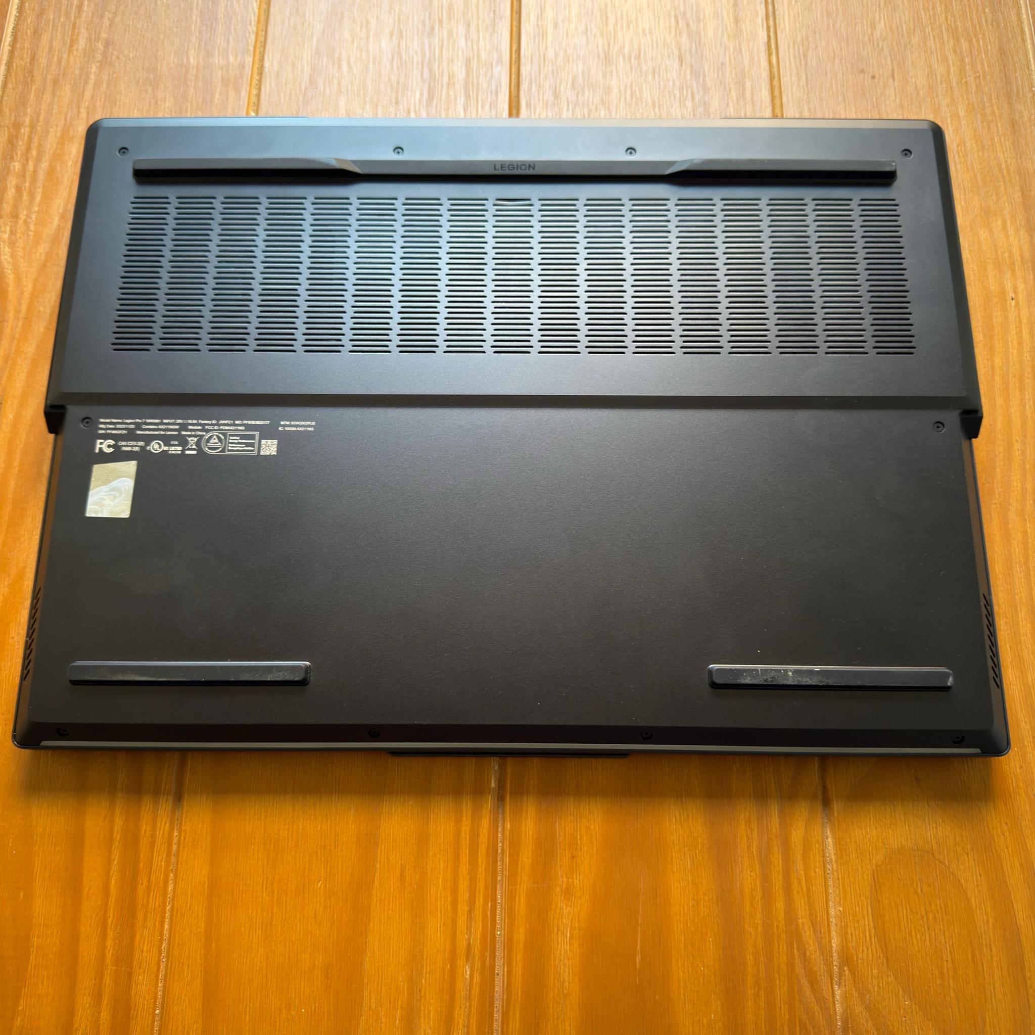 Lenovo Legion 7i Pro gaming laptop (Core i9, RTX 4080, 32 GB, 1 TB)