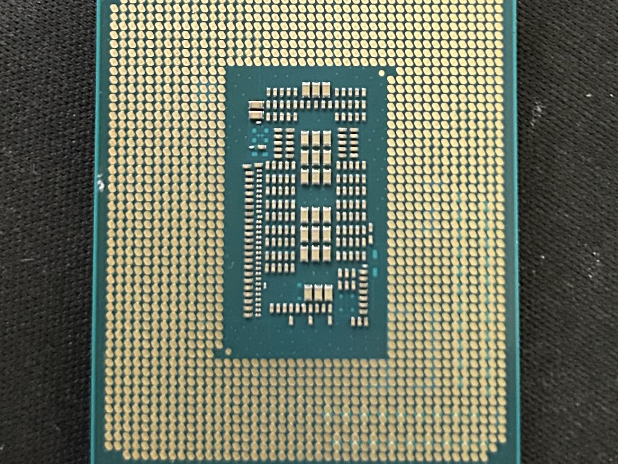 On Sale! i5 12600k 10 cores 16 threads at 4.9 GHz, LGA 1700