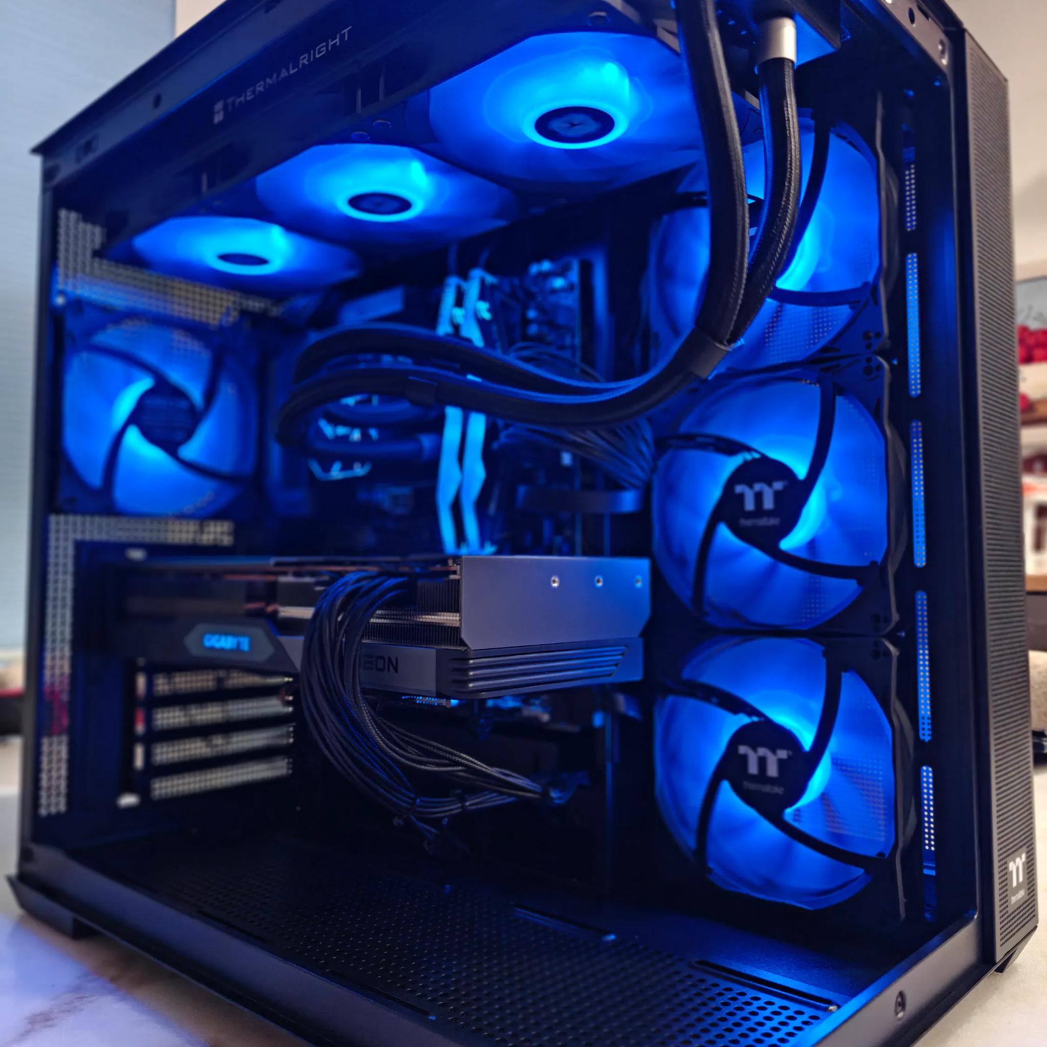 1440P - AMD Radeon RX 7800 XT - AMD Ryzen 5 9600X - 32GB DDR5 6400 RAM - 1.5TB SSD's - Premium PC