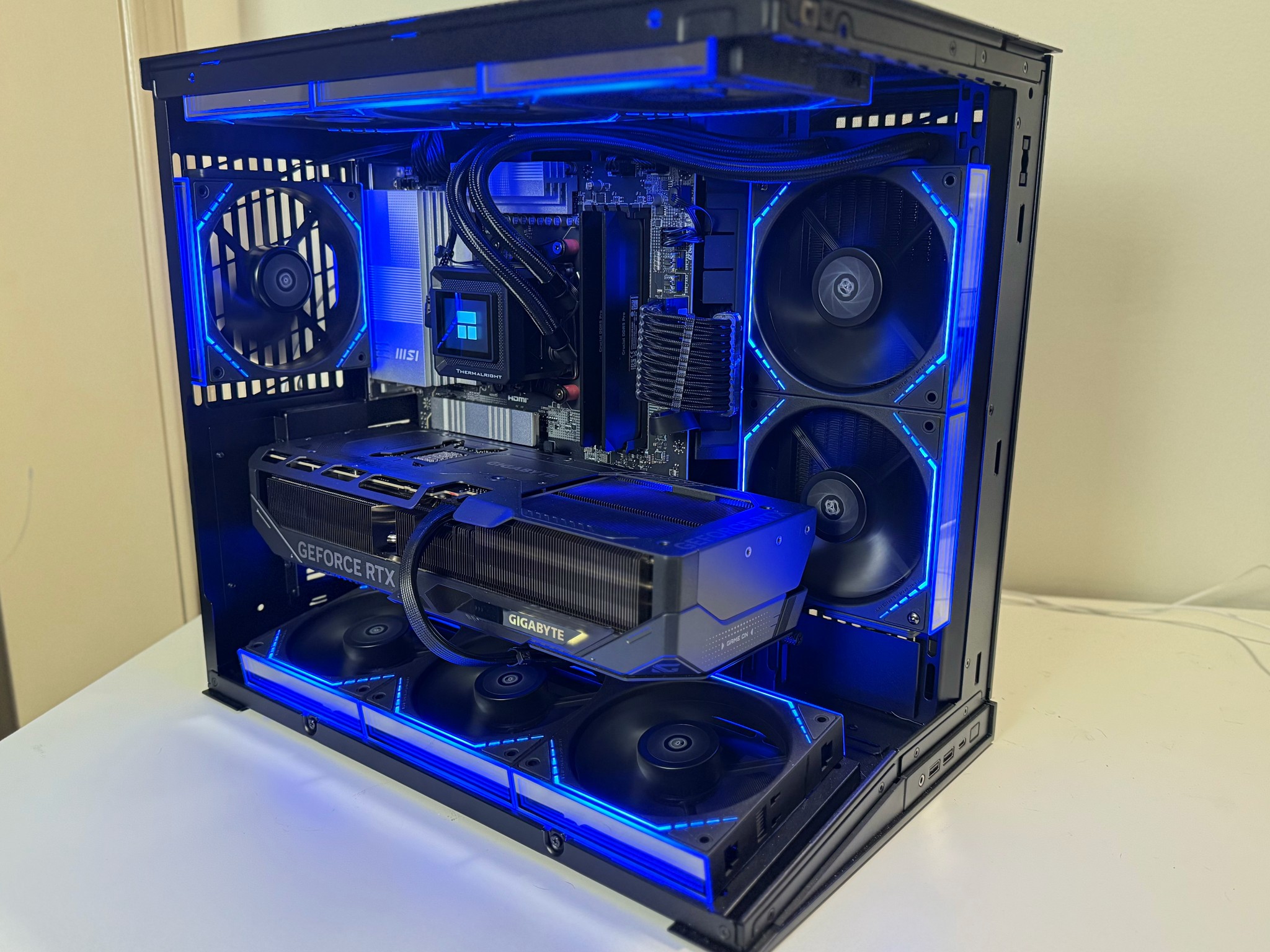 RTX 5080 | Ryzen 7 9800X3D | 64gb DDR5 | 2tb NVME | 💪🏽