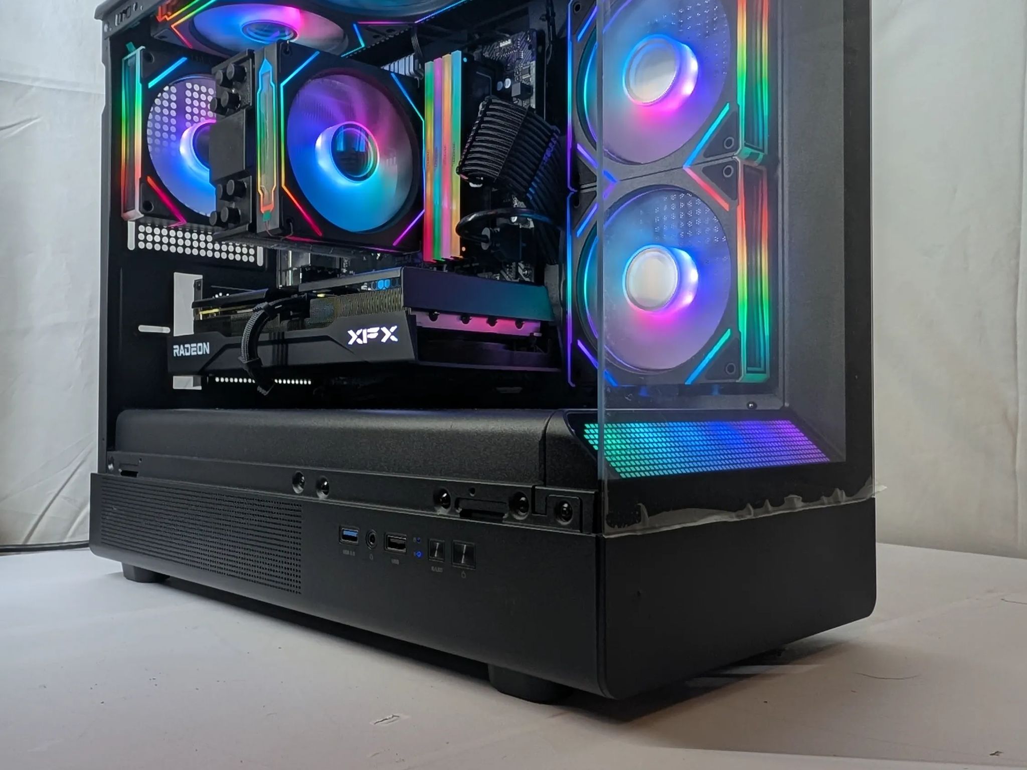 RX 9060 XT 16 GB | Ryzen 9 | 32 GB RAM | 1 TB NVMe | 650w PSU | Windows 11