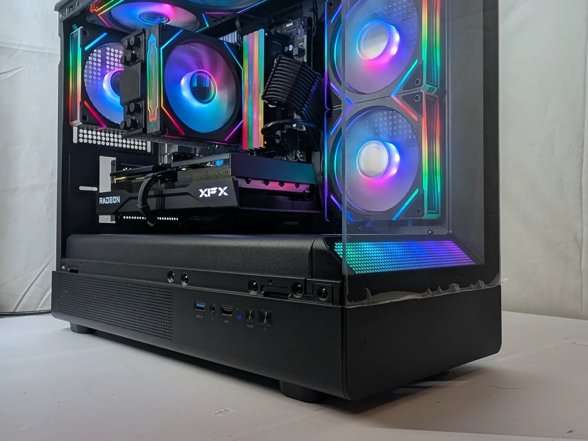 RX 9060 XT 16 GB | Ryzen 9 | 32 GB RAM | 1 TB NVMe | 650w PSU | Windows 11