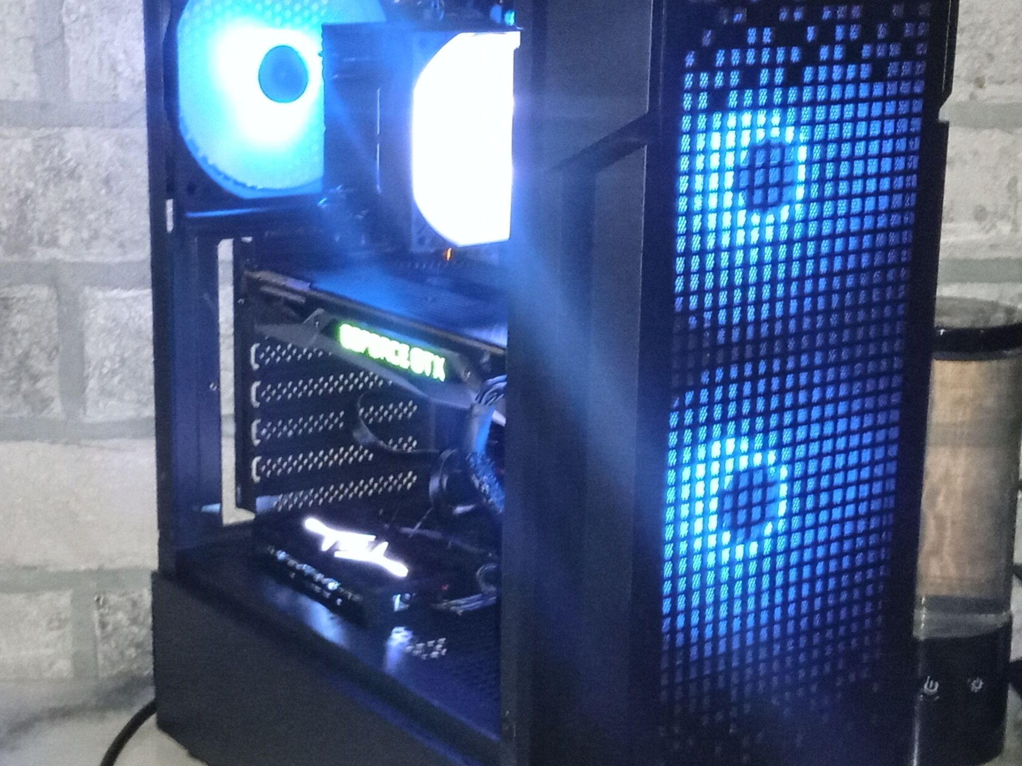 Gaming Pc/Ryzen 5 1600/Gtx 1080/512 SSD/16GB DDR 4/600W PSU/WIN11 PRO/WIFI