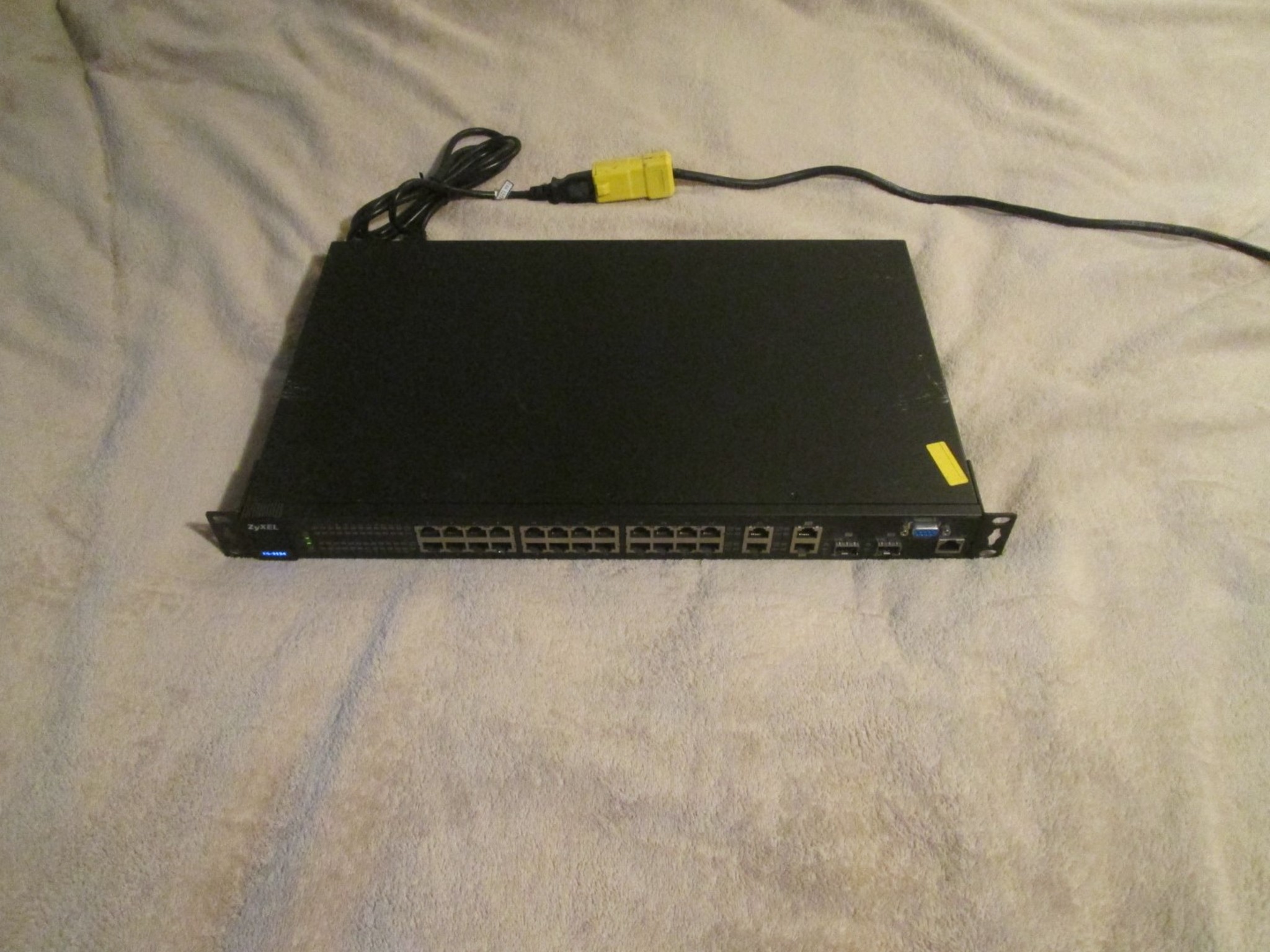 Zyxel Es-3124 Ethernet Switch 24 Port