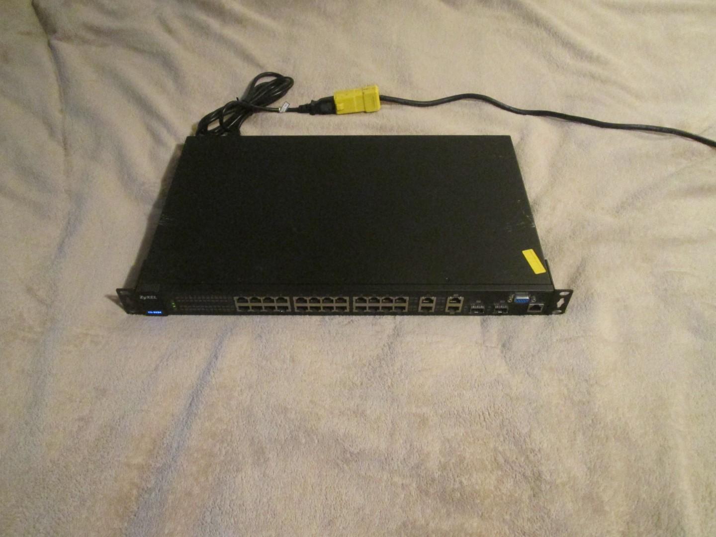 Zyxel Es-3124 Ethernet Switch 24 Port