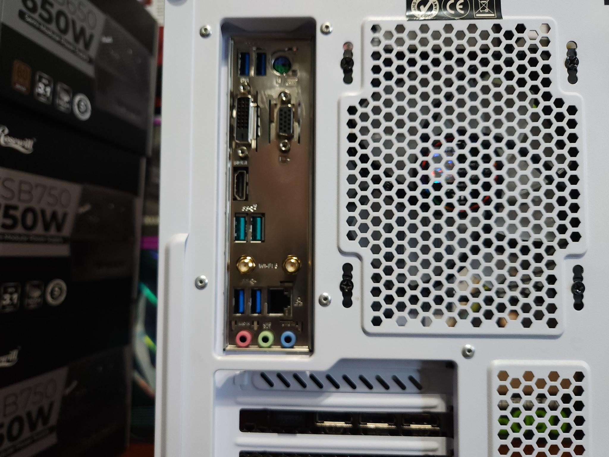 RTX 3070 | Ryzen 7 5700X | 32GB DDR4 RAM 3600 MTs | 1 TB NVME SSD | WIFI & BT
